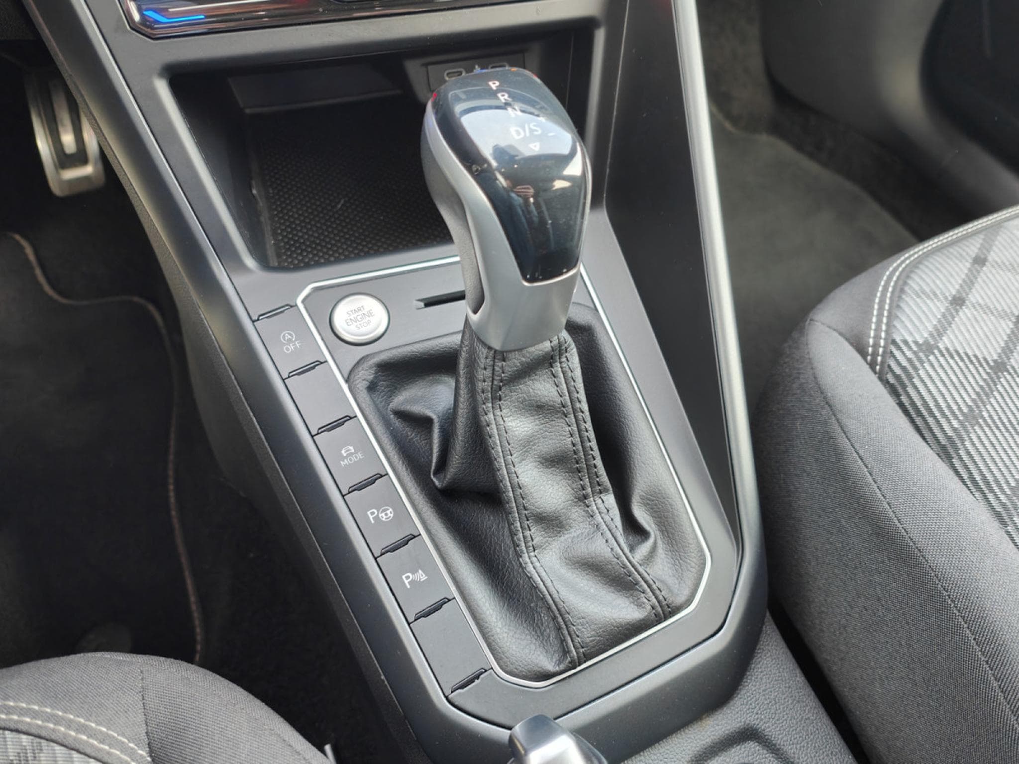 VW Taigo 1.0 TSI DSG R-LINE CARPLAY CAMERA LED GPS (2023) - Foto 13