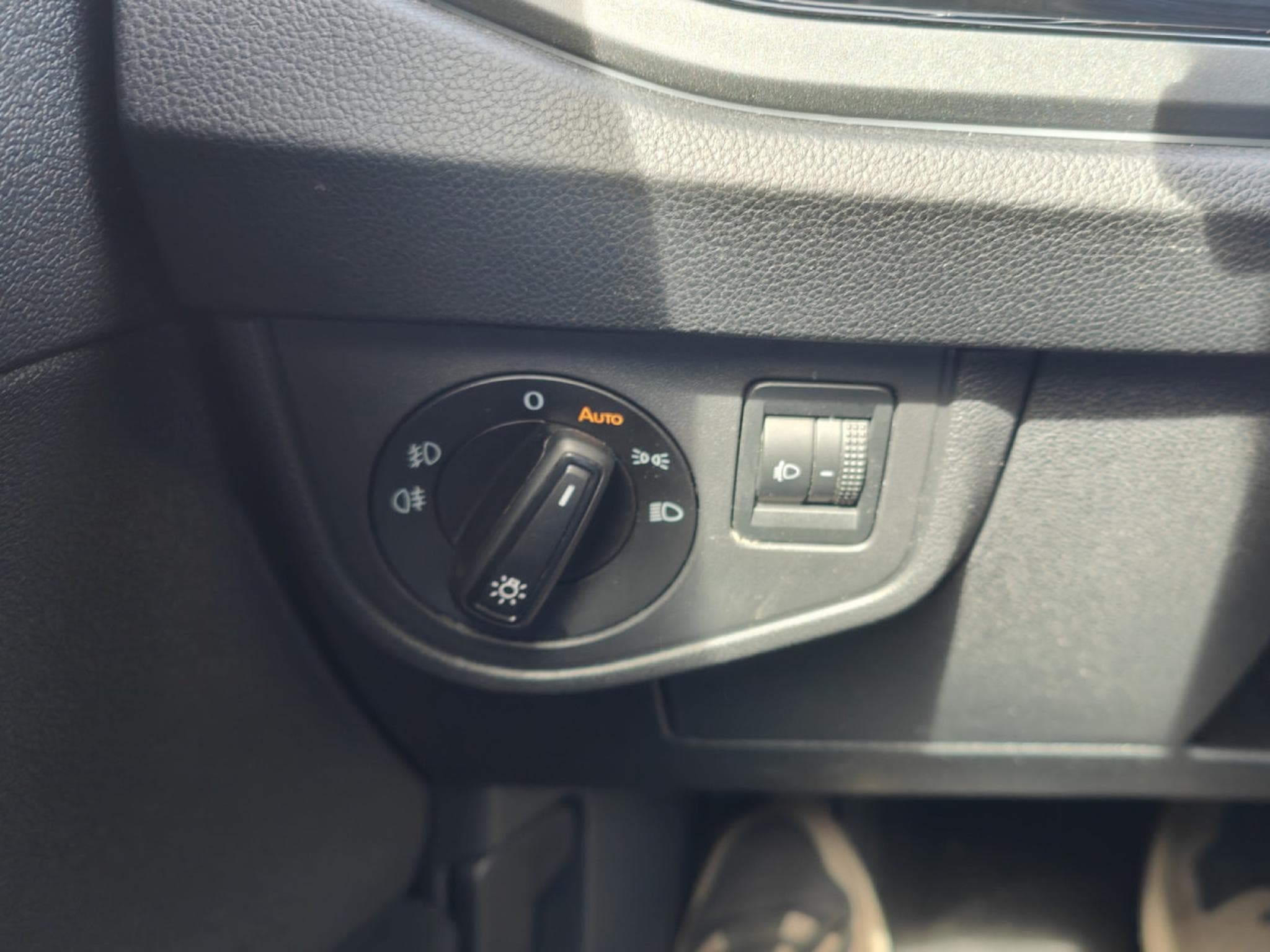 VW Taigo 1.0 TSI DSG R-LINE CARPLAY CAMERA LED GPS (2023) - Foto 20
