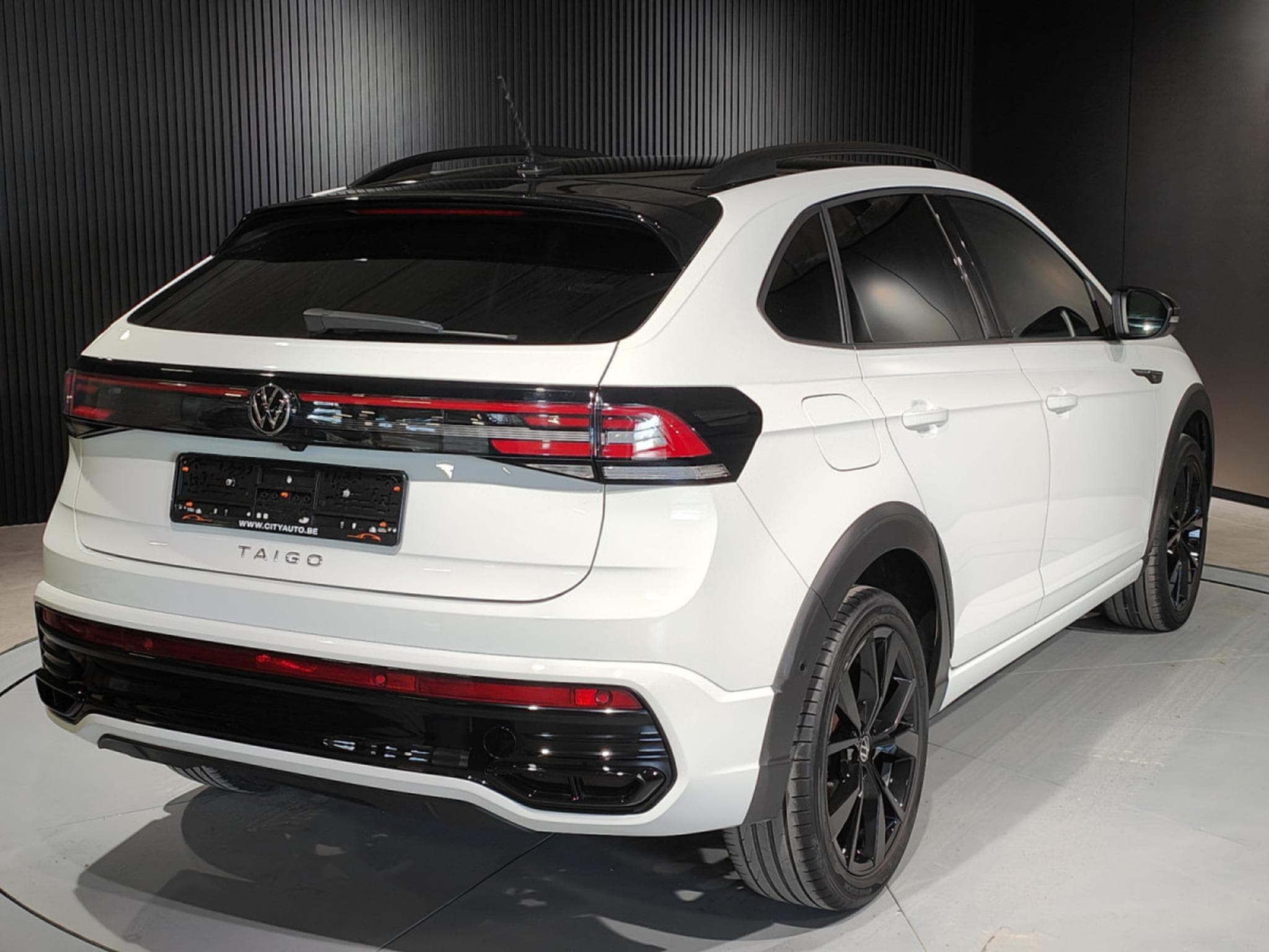 VW Taigo 1.0 TSI DSG R-LINE CARPLAY CAMERA LED GPS (2023) - Foto 3