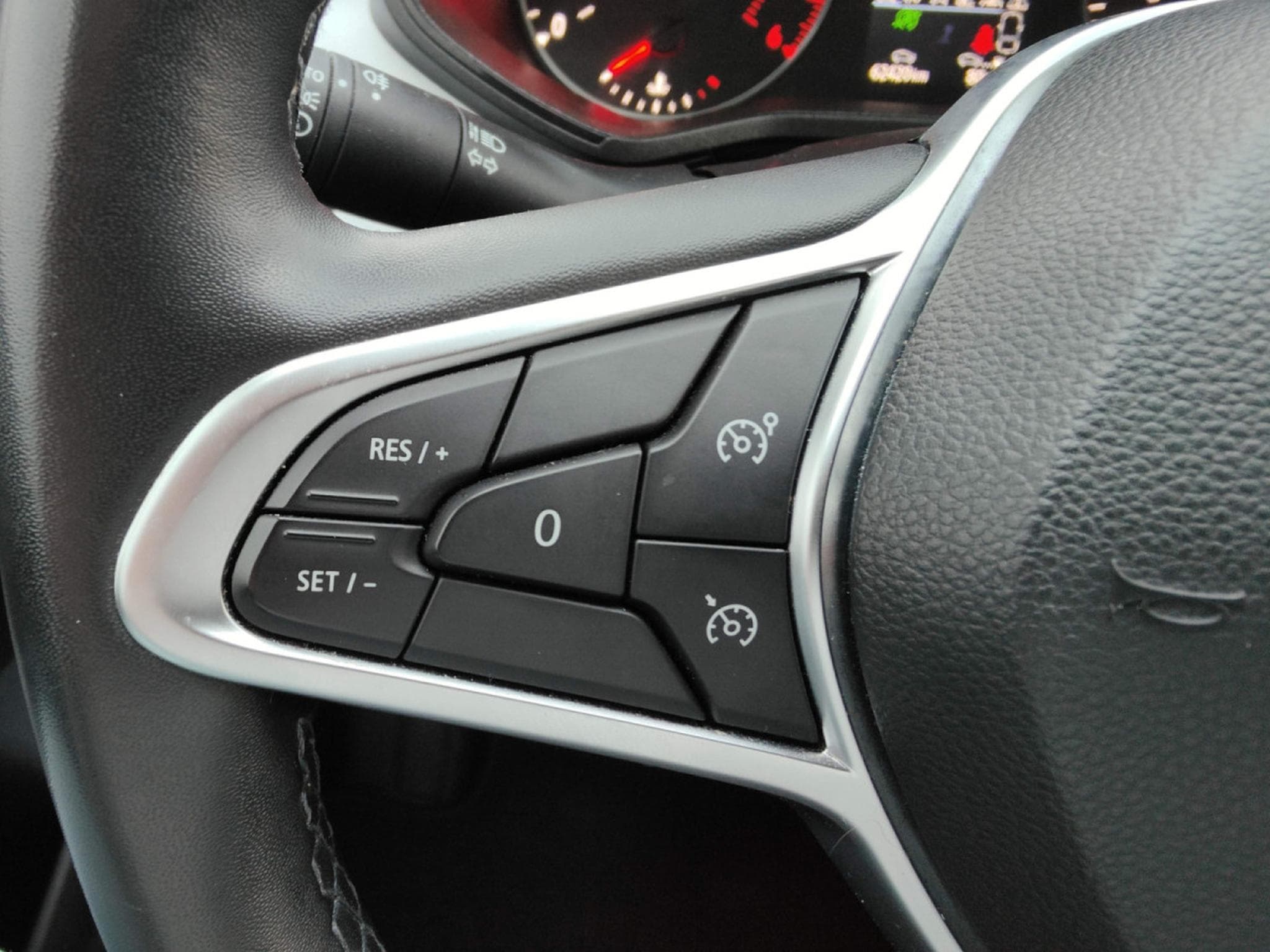 Renault Clio 1.5 DCI LIMITED GPS CLIM LED CRUISE ATTELAGE (2022) - Photo 22