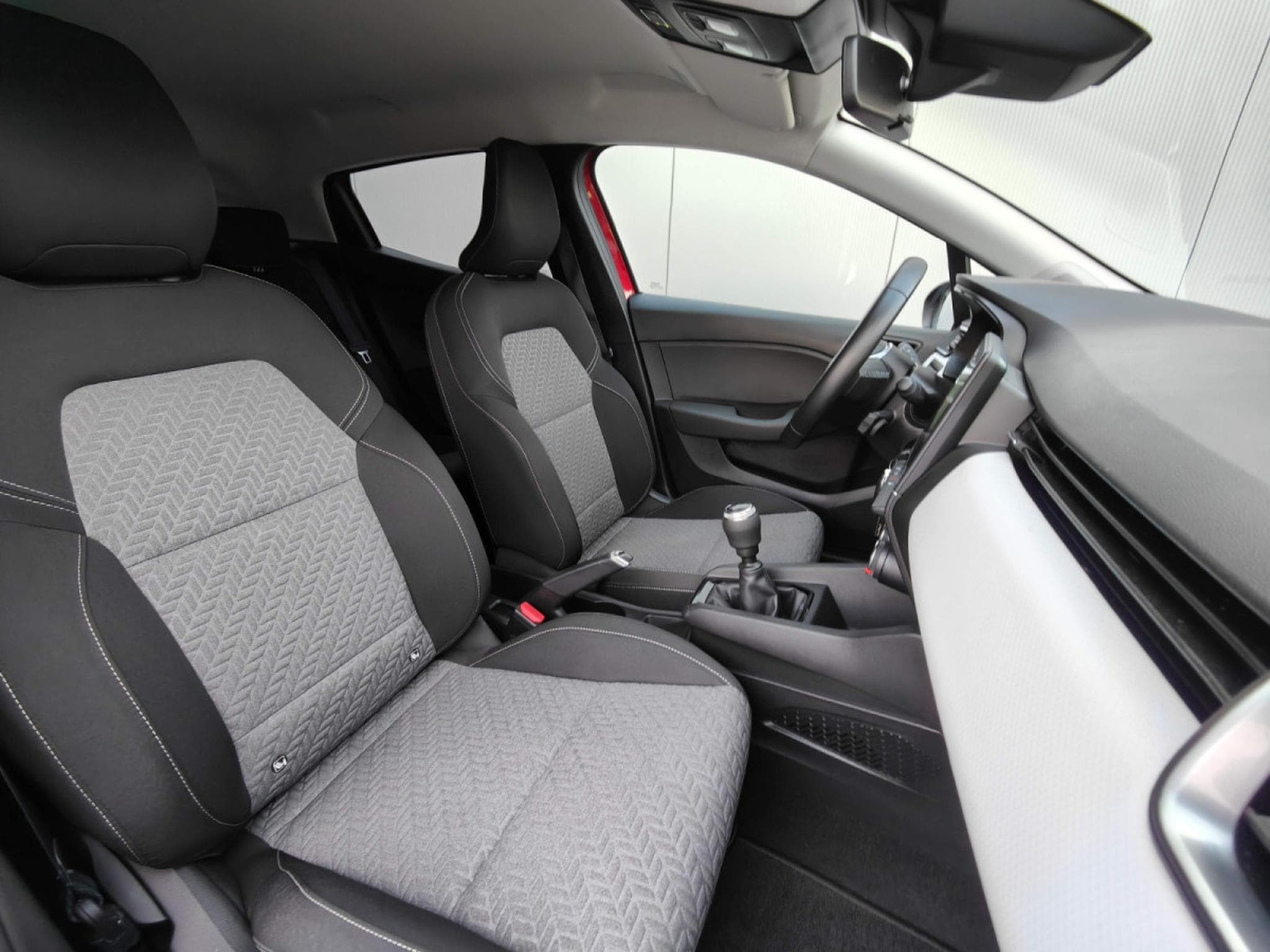 Renault Clio 1.5 DCI LIMITED GPS CLIM LED CRUISE ATTELAGE (2022) - Photo 8