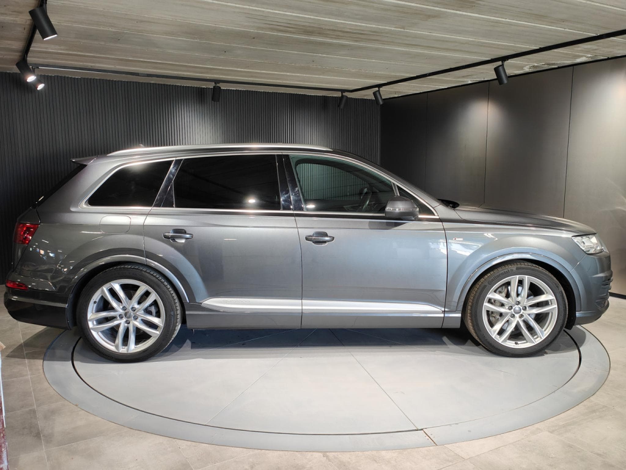 Audi Q7 3.0 TDI QUATTRO TIPTRONIC S-LINE 7 PLACES TOIT OUV CARPLAY (2019) - Foto 2