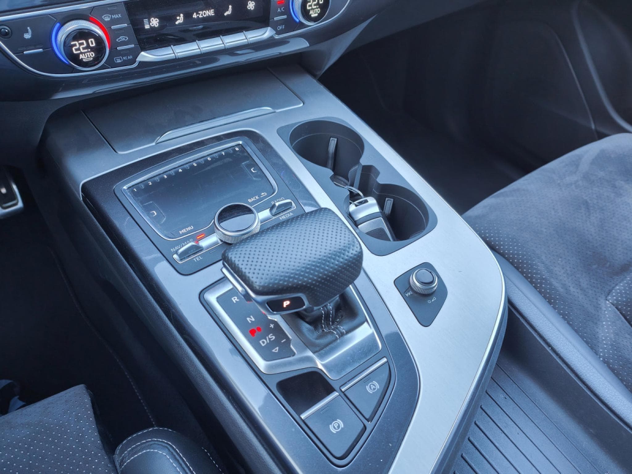 Audi Q7 3.0 TDI QUATTRO TIPTRONIC S-LINE 7 PLACES TOIT OUV CARPLAY (2019) - Foto 20