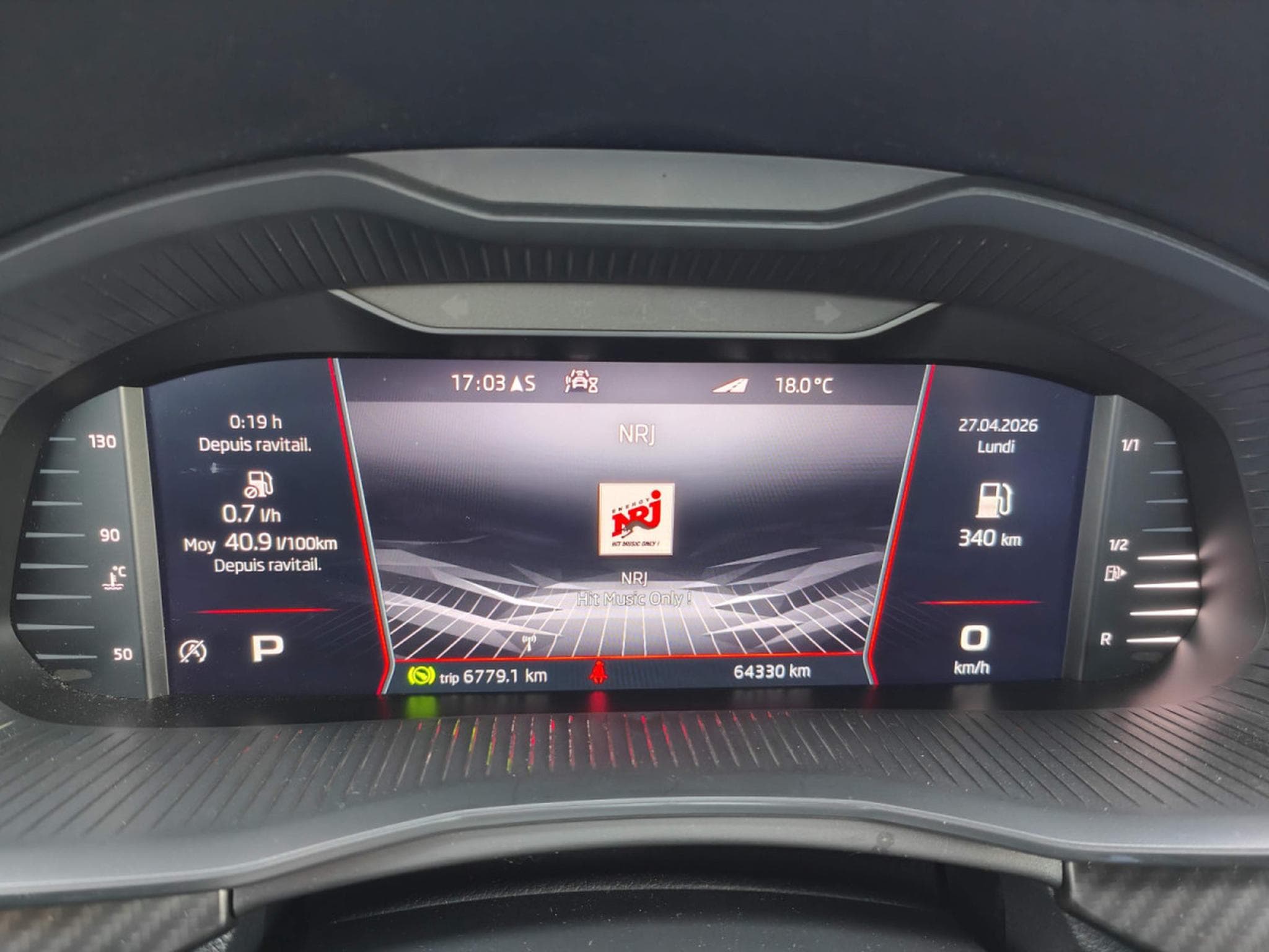 Skoda Kamiq 1.5 TSI DSG MONTE CARLO GPS CAMERA CARPLAY TOIT PANO (2022) - Photo 18