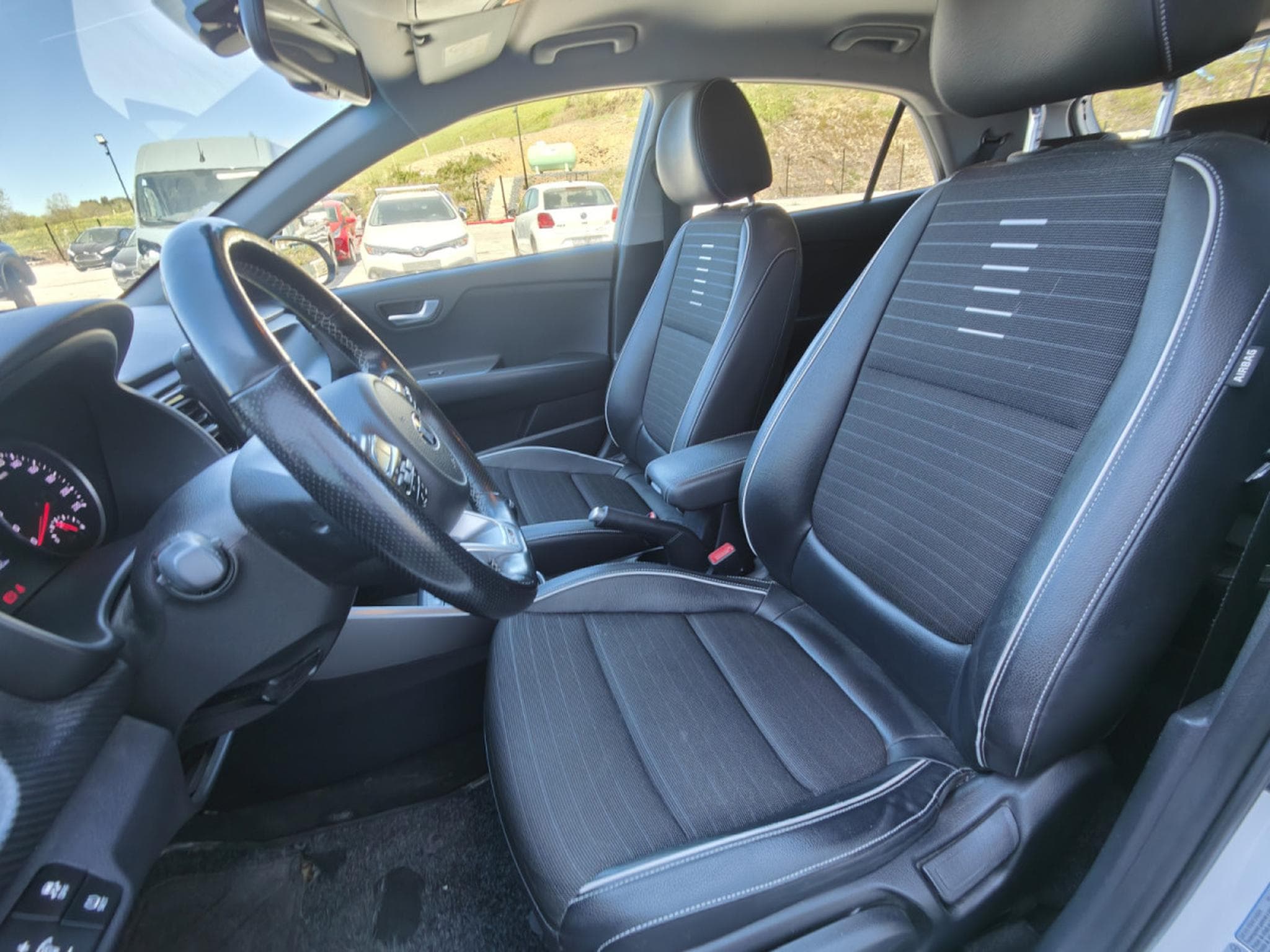 Kia Rio 1.0 T-GDI GT-LINE CLIM SIEGES + VOLANT CHAUFF CARPLAY (2019) - Foto 11