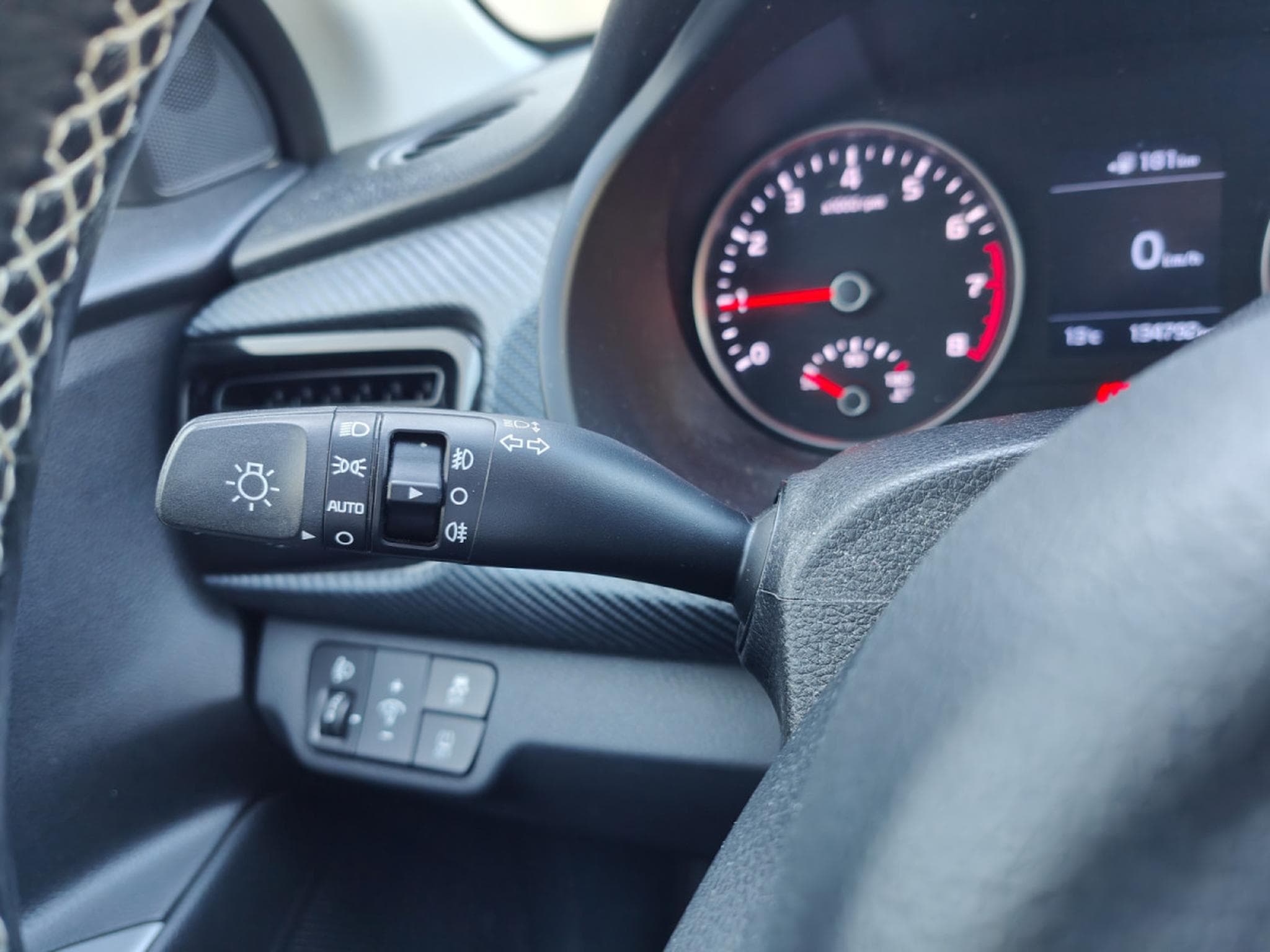 Kia Rio 1.0 T-GDI GT-LINE CLIM SIEGES + VOLANT CHAUFF CARPLAY (2019) - Foto 22