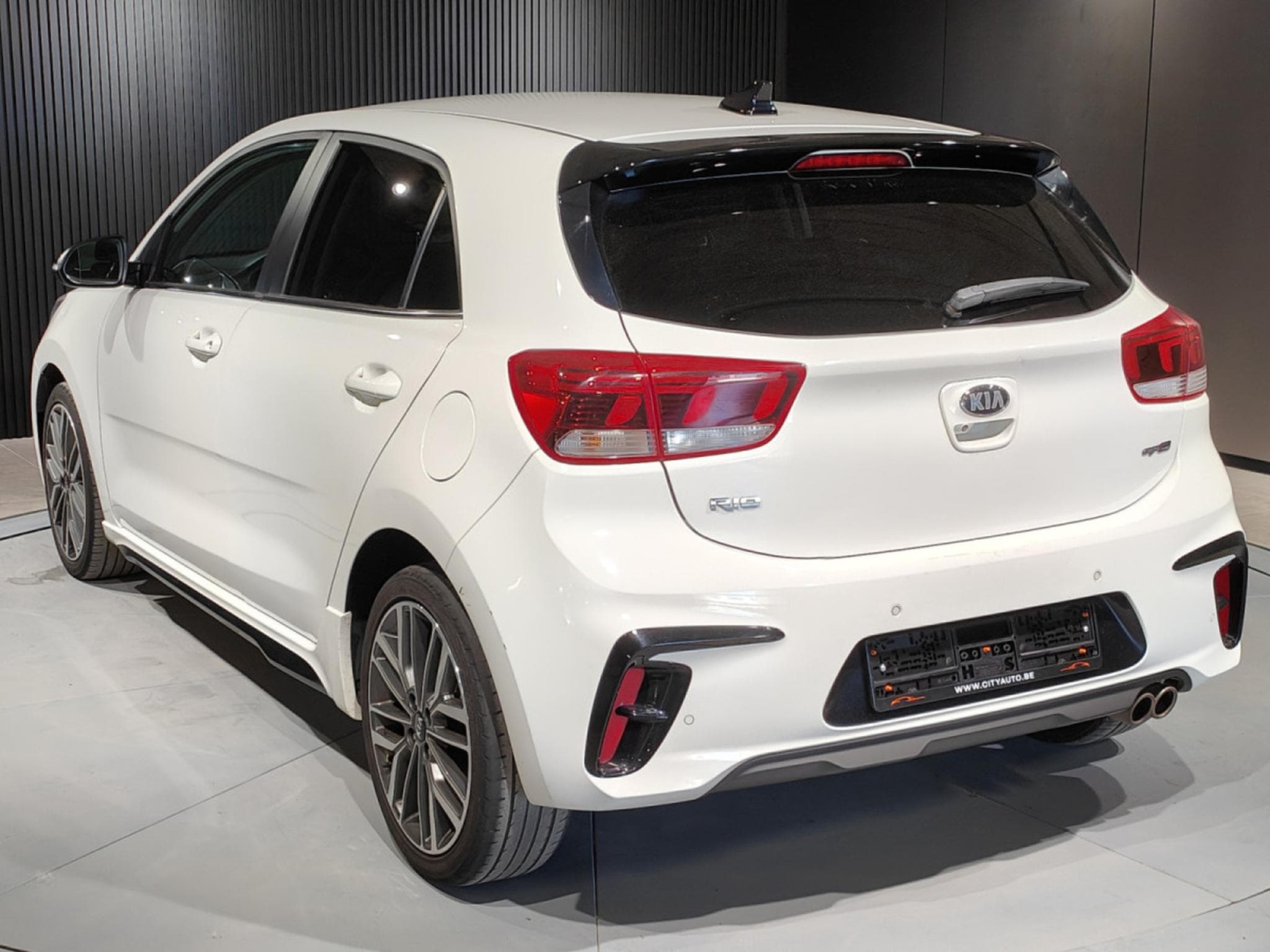 Kia Rio 1.0 T-GDI GT-LINE CLIM SIEGES + VOLANT CHAUFF CARPLAY (2019) - Foto 4