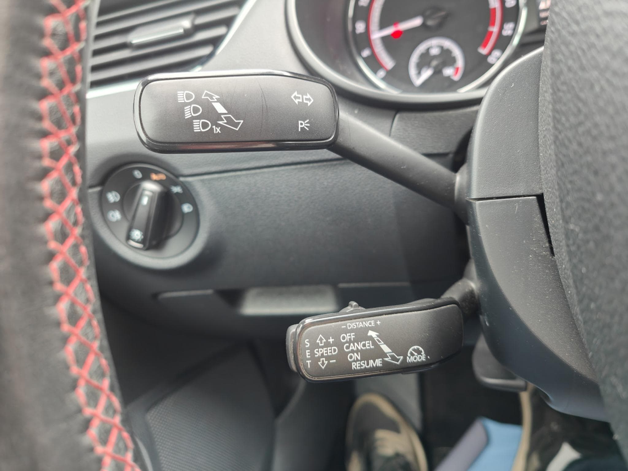 Skoda Octavia Combi RS 2.0 TDI DSG 4X4 CARPLAY GPS SIEGES CHAUFF (2018) - Foto 21