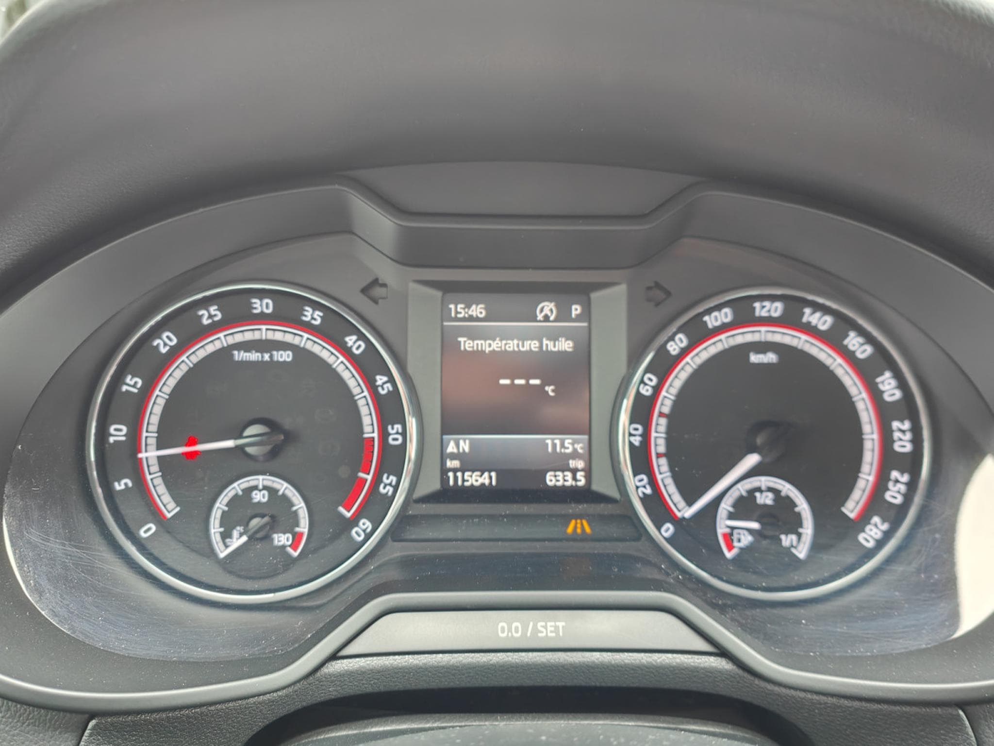 Skoda Octavia Combi RS 2.0 TDI DSG 4X4 CARPLAY GPS SIEGES CHAUFF (2018) - Foto 23