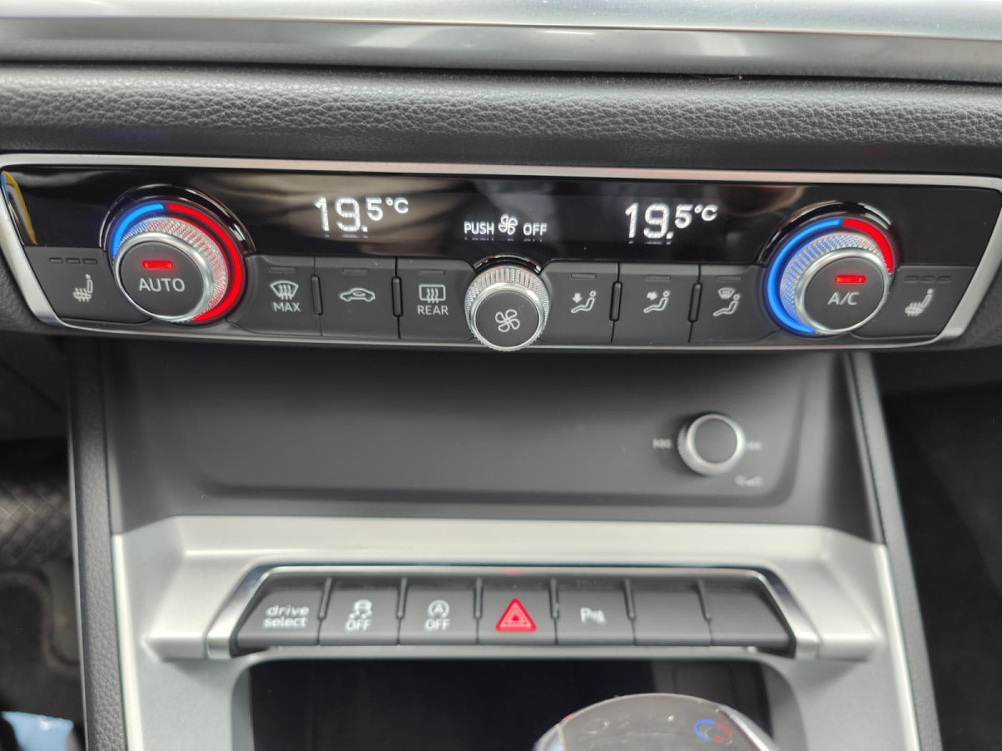 Audi Q3 Q3 SPORTBACK 35 TDI S-LINE S-TRONIC TOIT OUVRANT CARPLAY (2020) - Foto 16
