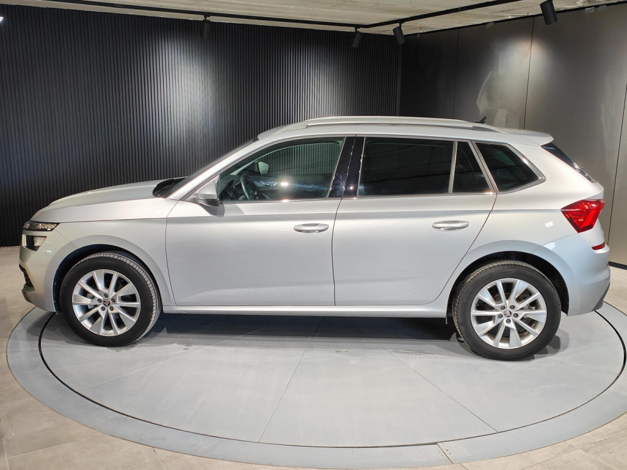 Skoda Kamiq 1.0 TSI CARPLAY GPS CAMERA BLUETOOTH (2022) - Photo 5