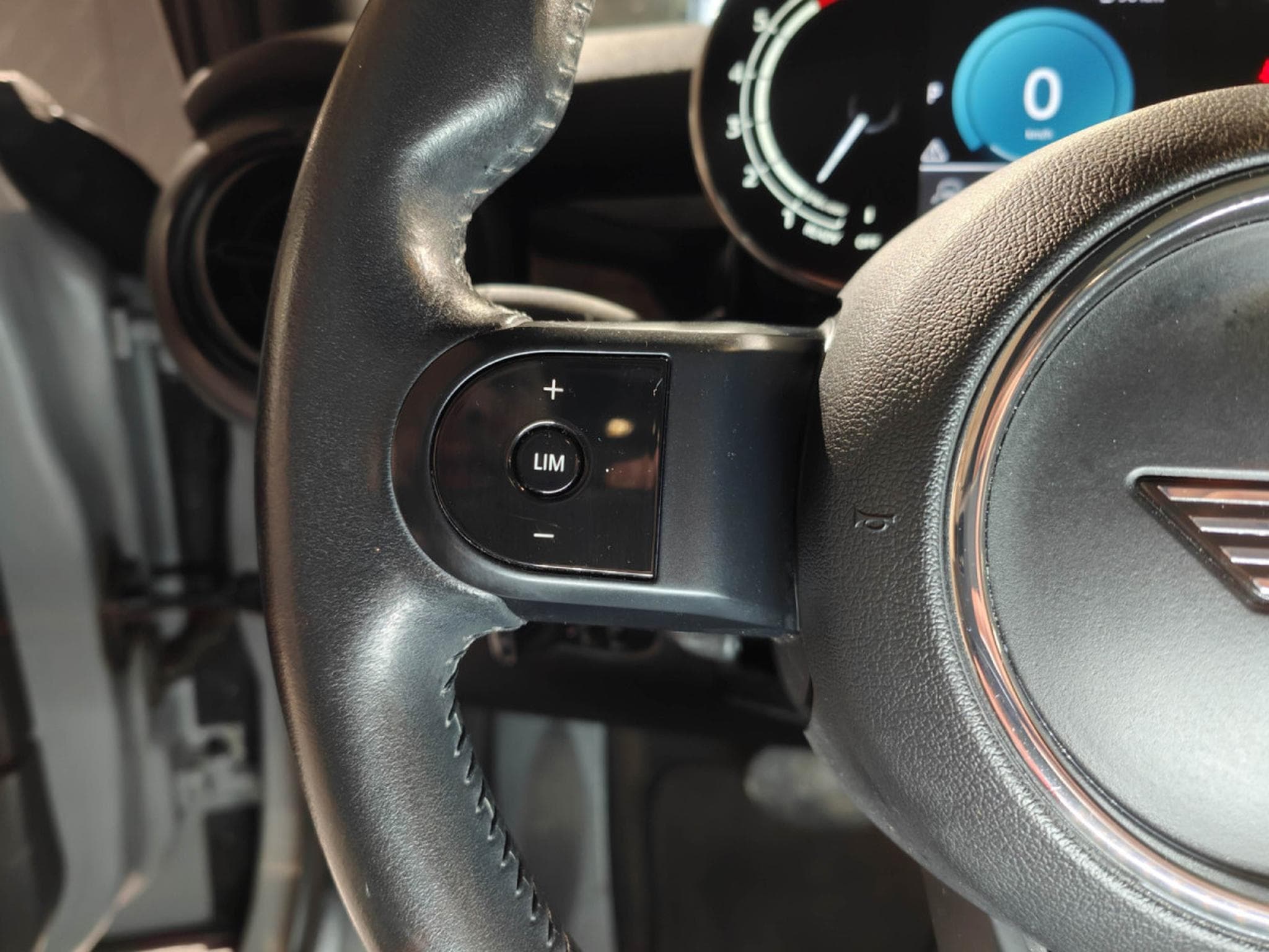 Mini Cooper 1.5 GPS CARPLAY CAMERA SIEGES CHAUFFANTS TOIT PANP (2021) - Photo 18