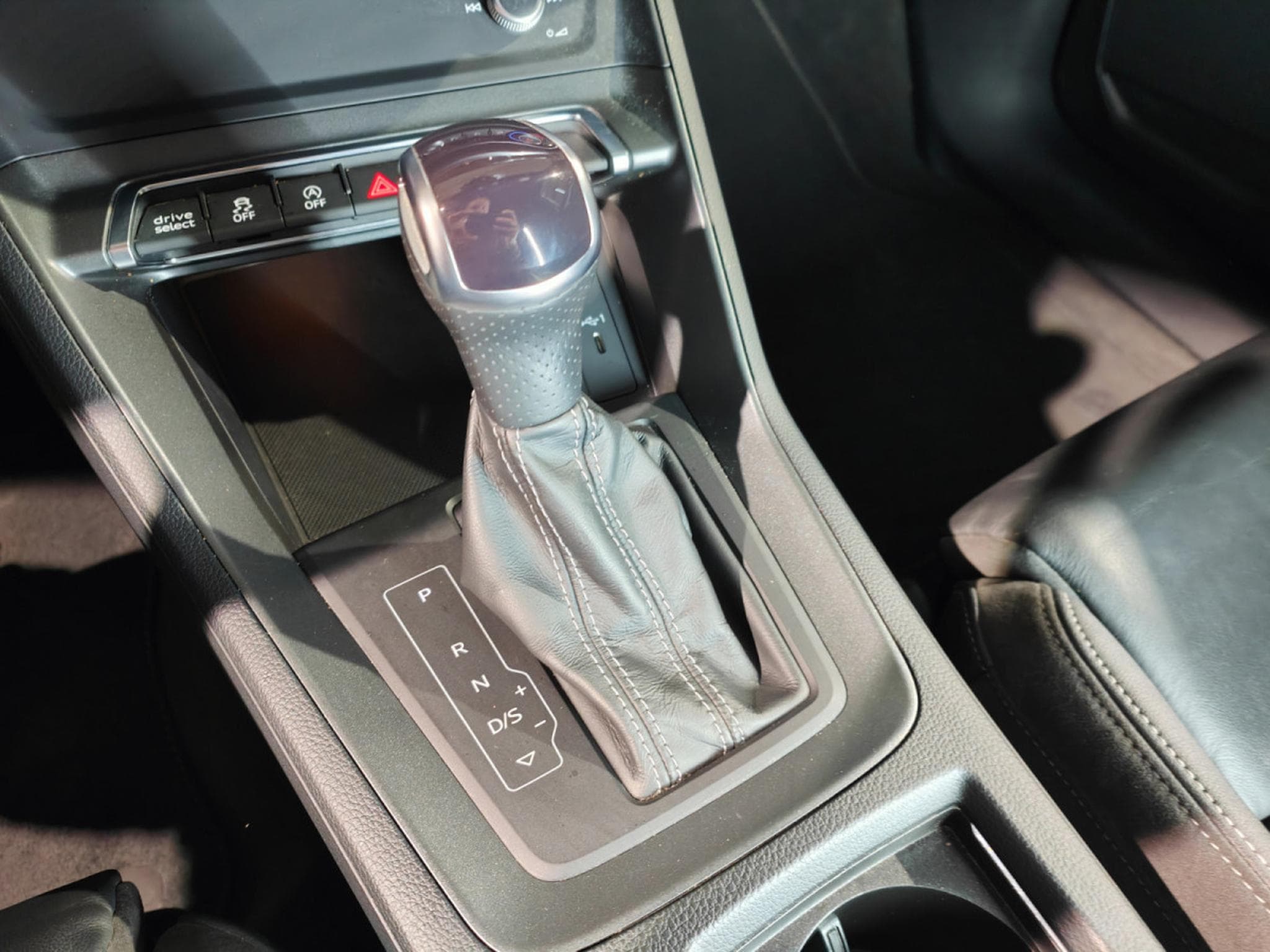 Audi Q3 SPORTBACK 35 TDI S-TRONIC S LINE CAMERA CUIR CARPLAY SIEGES (2021) - Photo 12