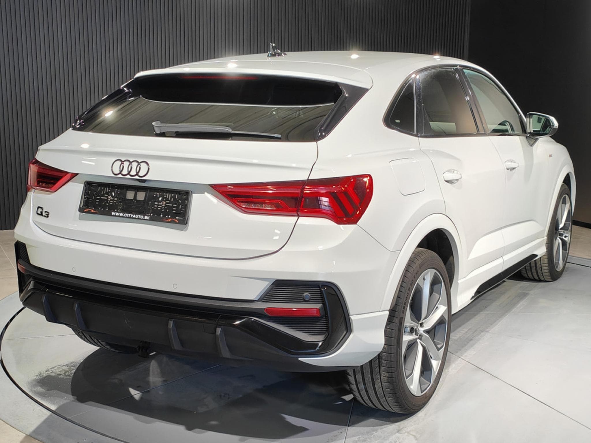 Audi Q3 SPORTBACK 35 TDI S-TRONIC S LINE CAMERA CUIR CARPLAY SIEGES (2021) - Photo 3