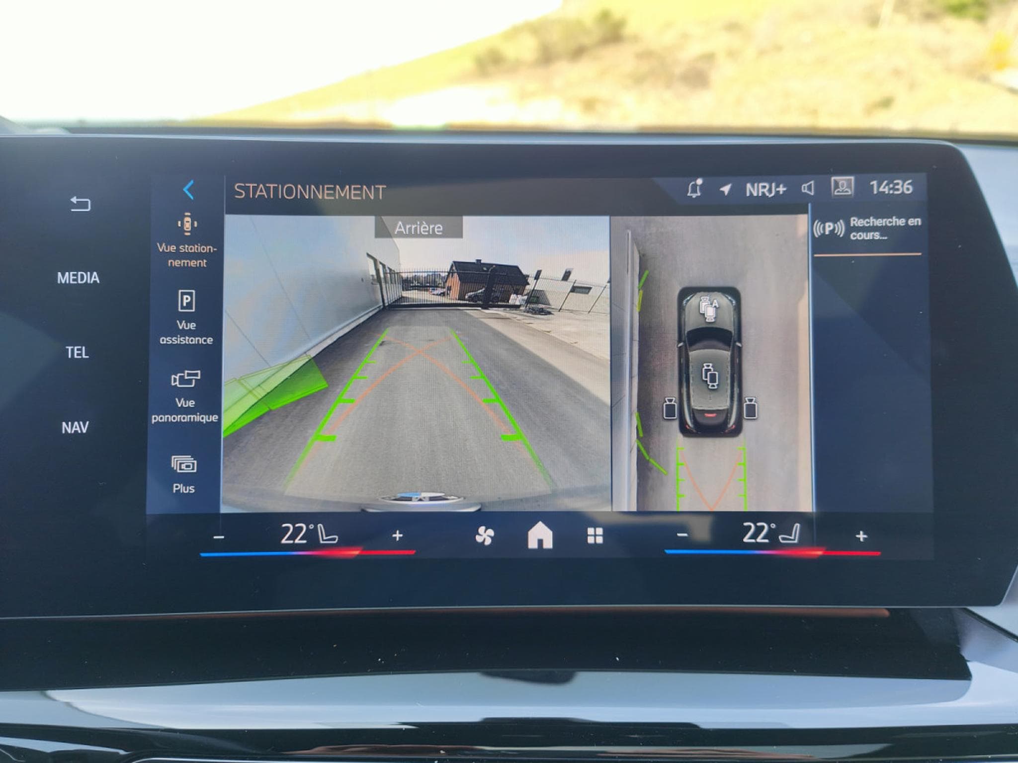 BMW X2 SDRIVE20i PACK M CARPLAY GPS CAMERA 360 TOIT PANO (2024) - Photo 16