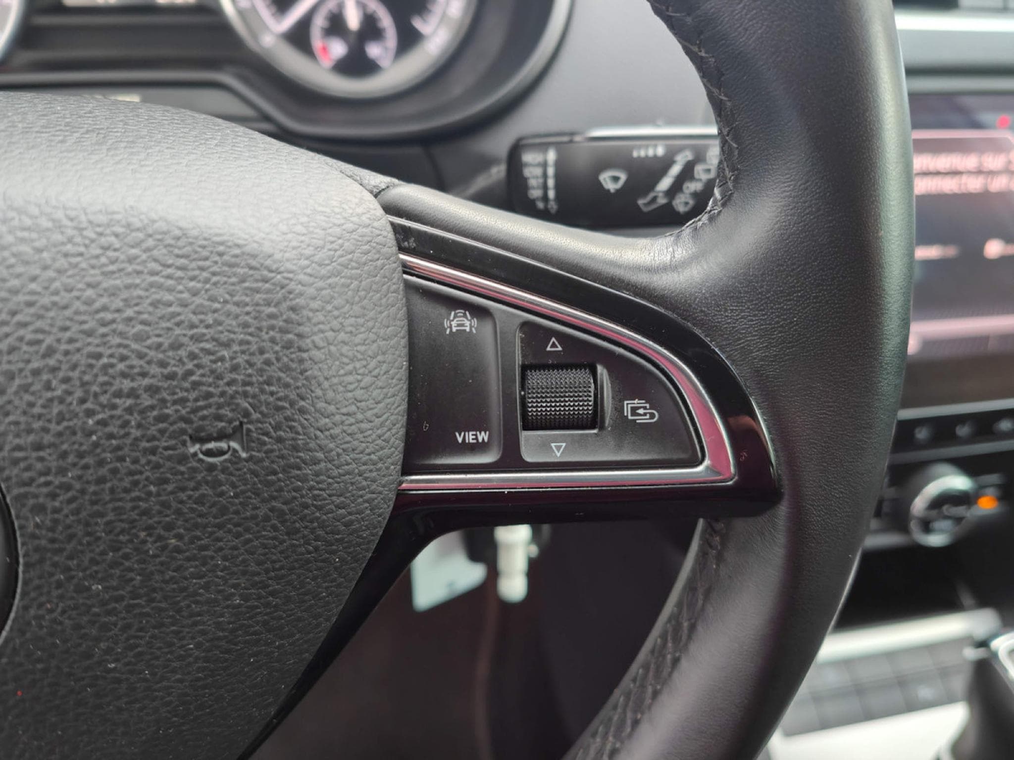 Skoda Octavia 1.6 TDI DSG CARPLAY APS AV/AR SIEGES CHAUFFANTS CRUISE (2019) - Foto 21