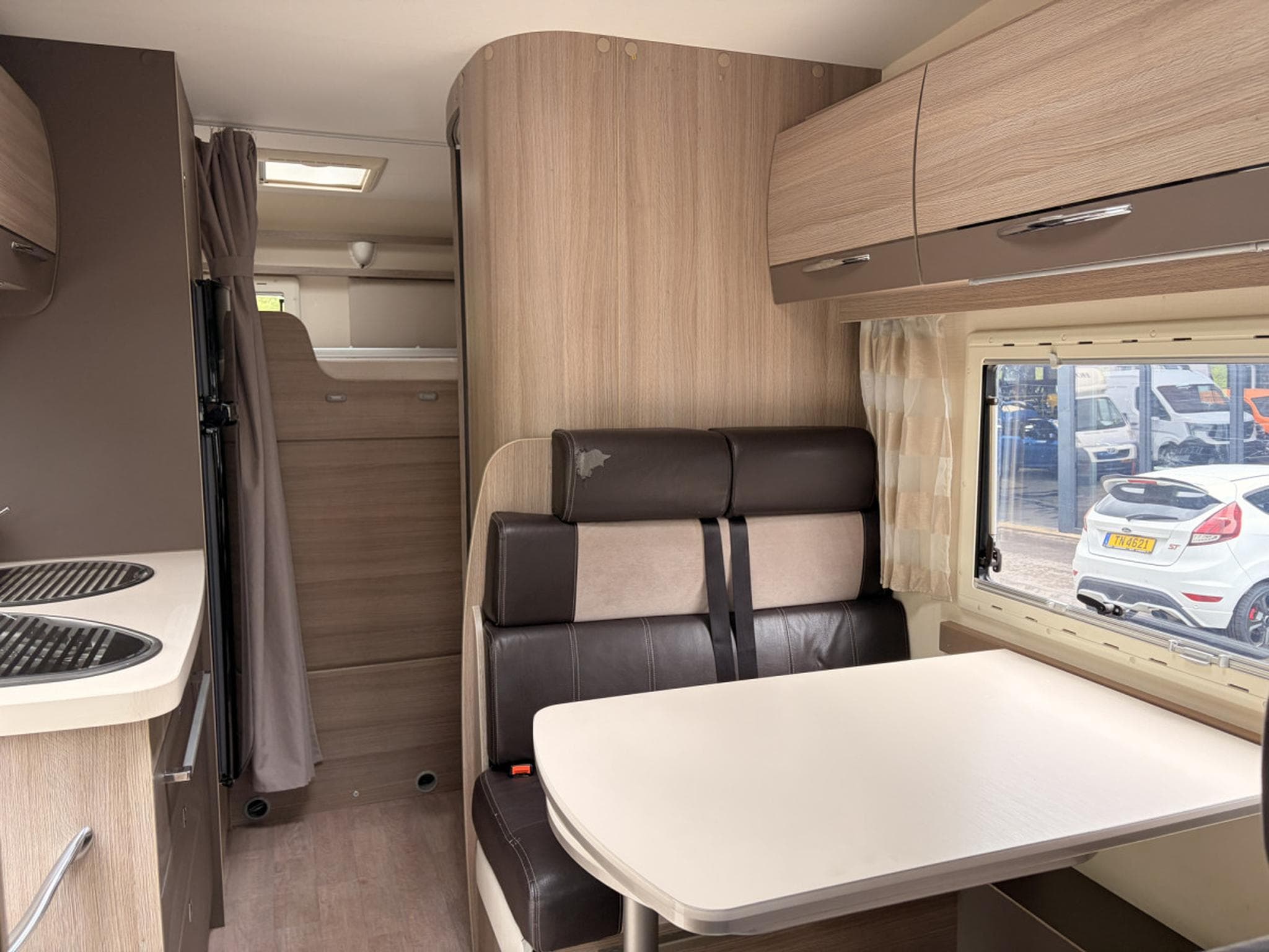 Chausson C646 Flash Ford 2.2 Diesel 6 bed (2016) - Photo 10