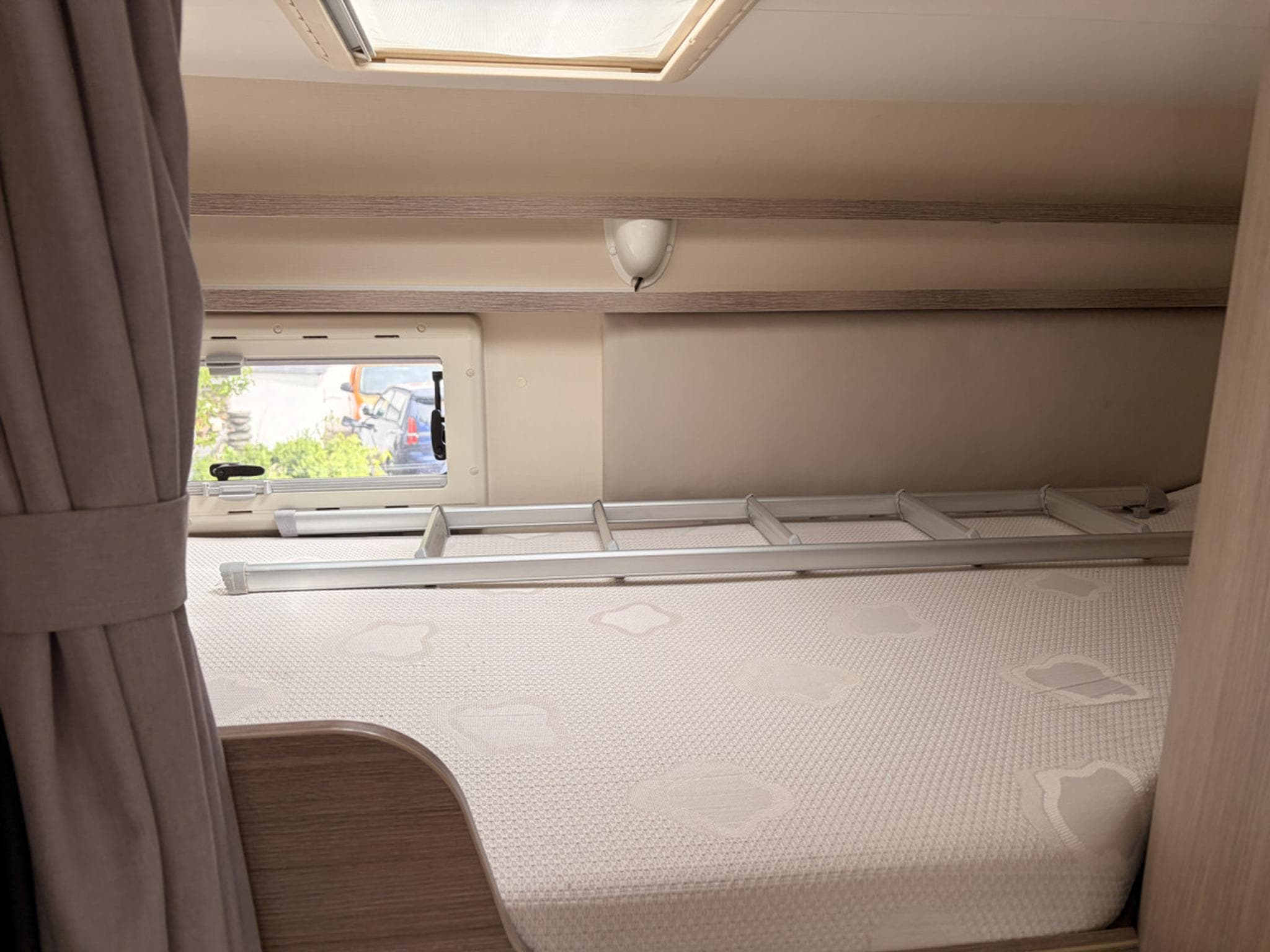 Chausson C646 Flash Ford 2.2 Diesel 6 bed (2016) - Photo 12