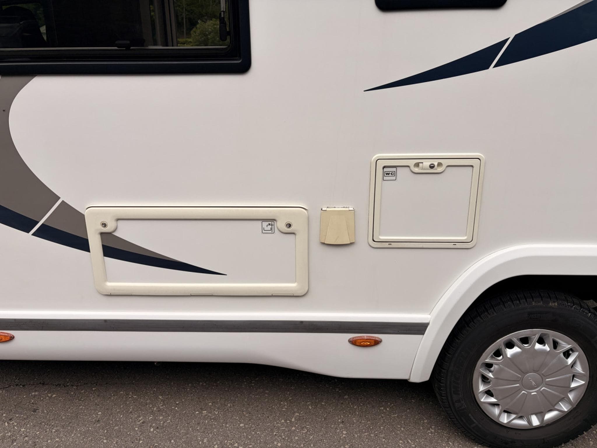 Chausson C646 Flash Ford 2.2 Diesel 6 bed (2016) - Photo 7