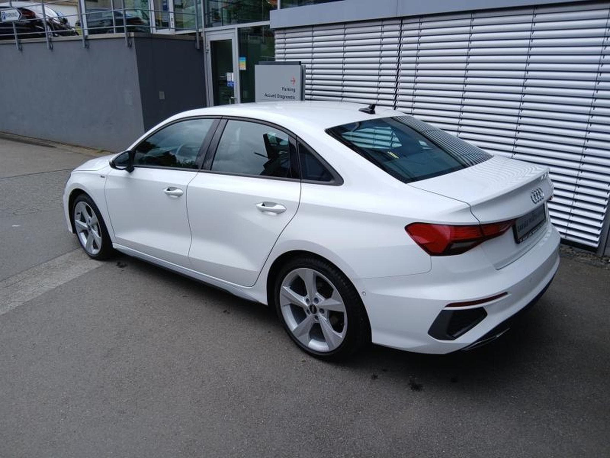 Audi A3 Limousine S-line 35 TFSI 6-Gang (2020) - Foto 2