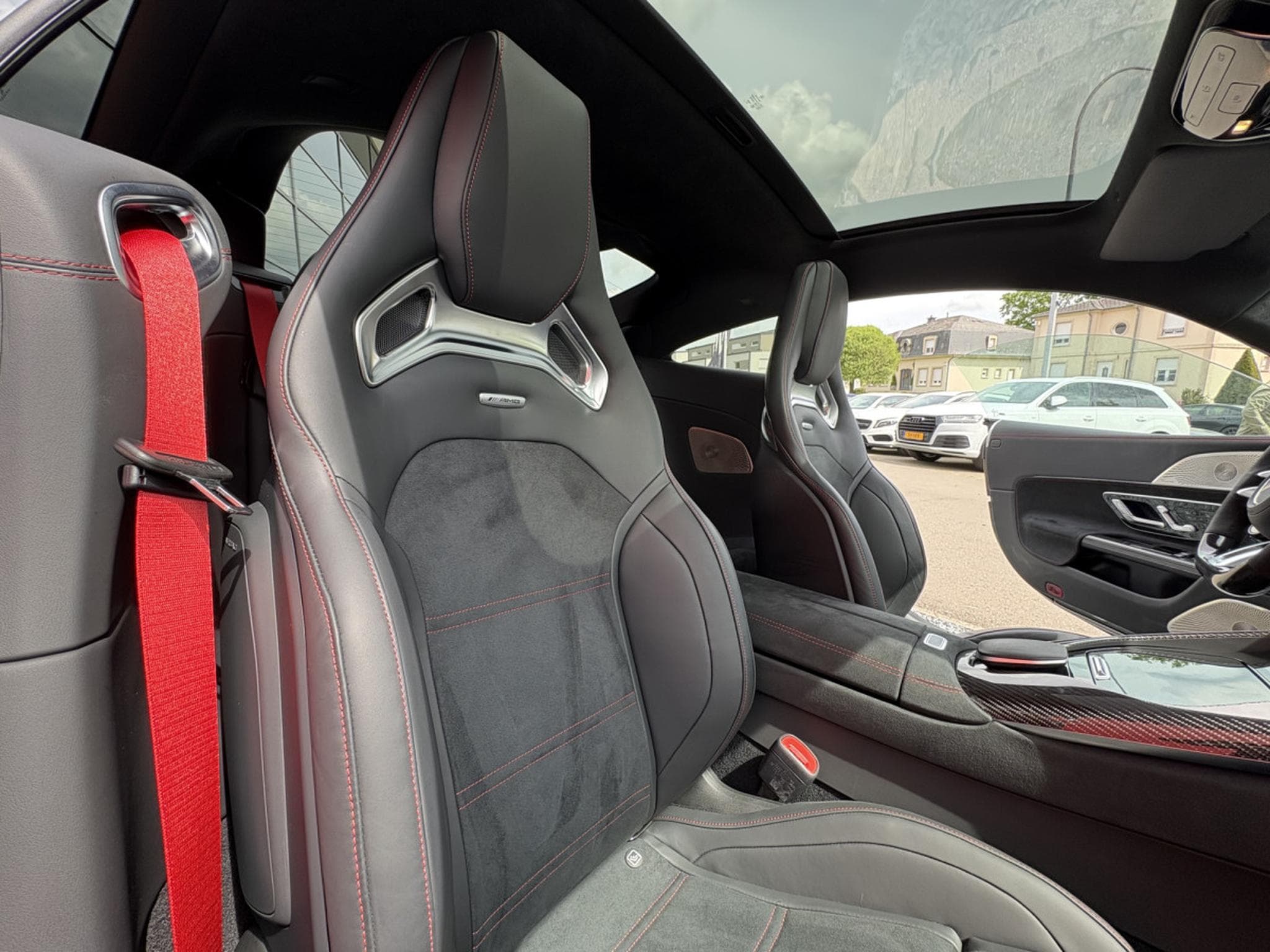 Mercedes AMG GT 63 4MATIC+ (2024) - Photo 12
