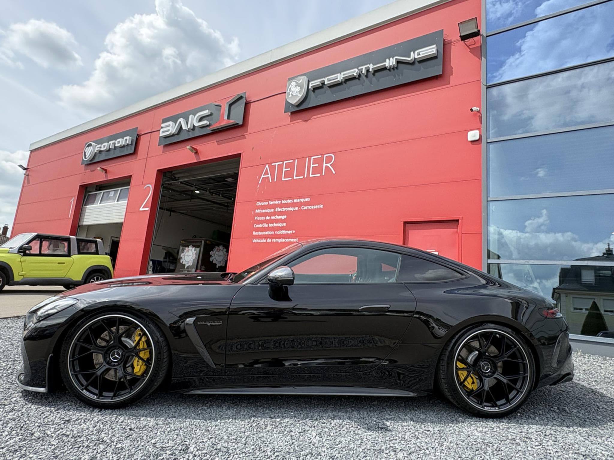 Mercedes AMG GT 63 4MATIC+ (2024) - Photo 2