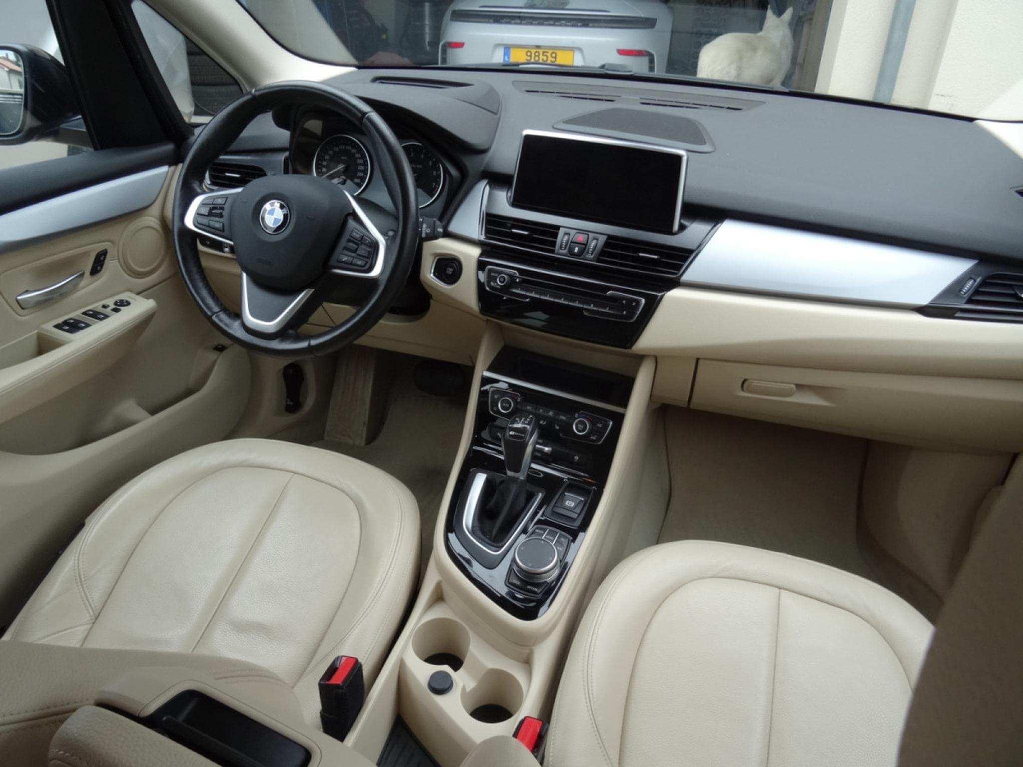 BMW 225 XE IPERFORMAN (2017) - Foto 13