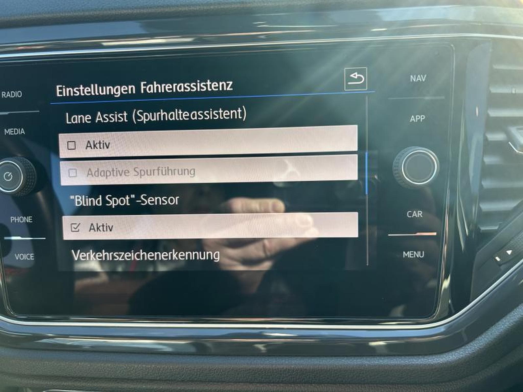 VW T-Roc Sport (2019) - Photo 14