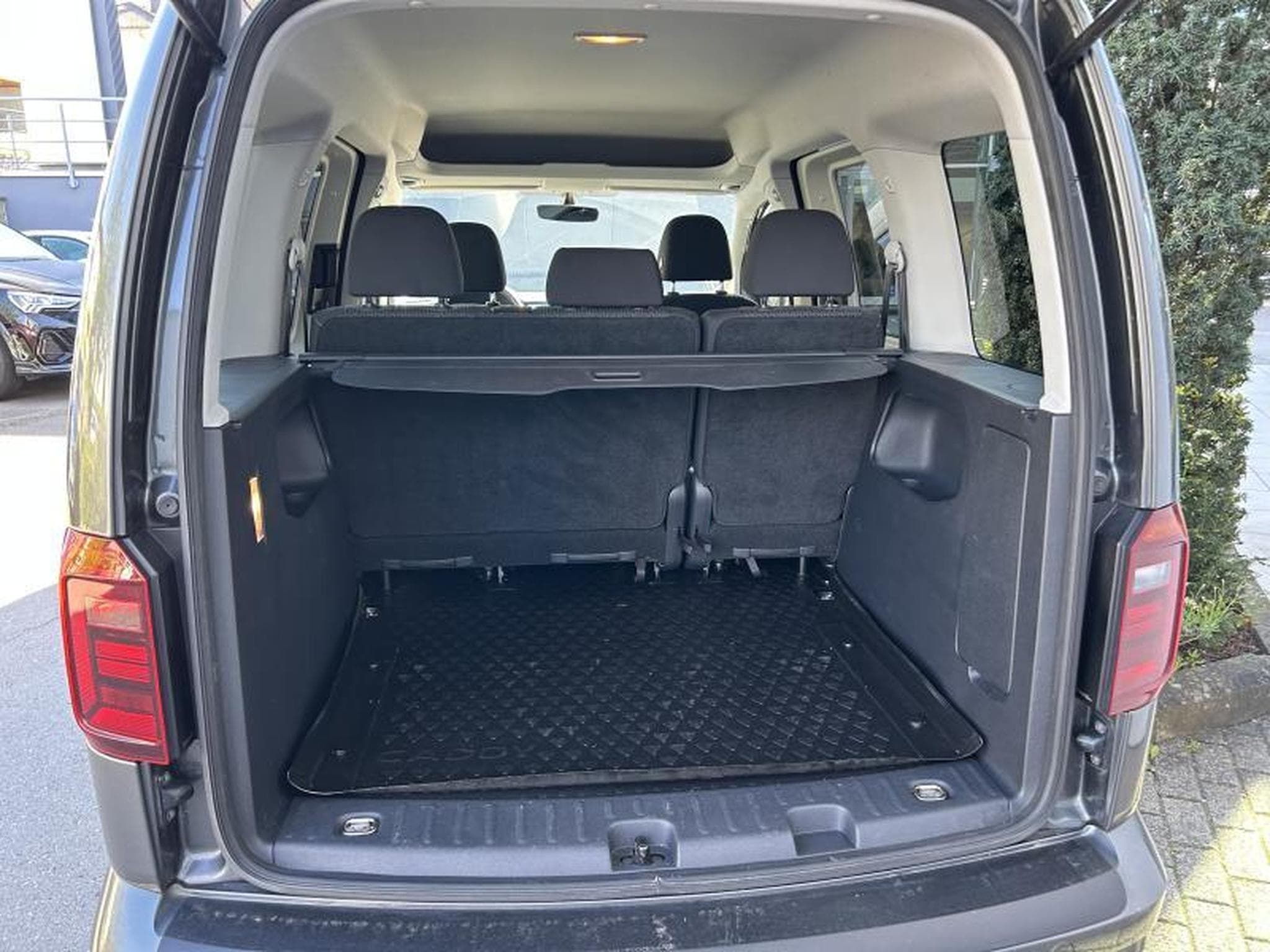 VW Caddy Trendline (2020) - Photo 12
