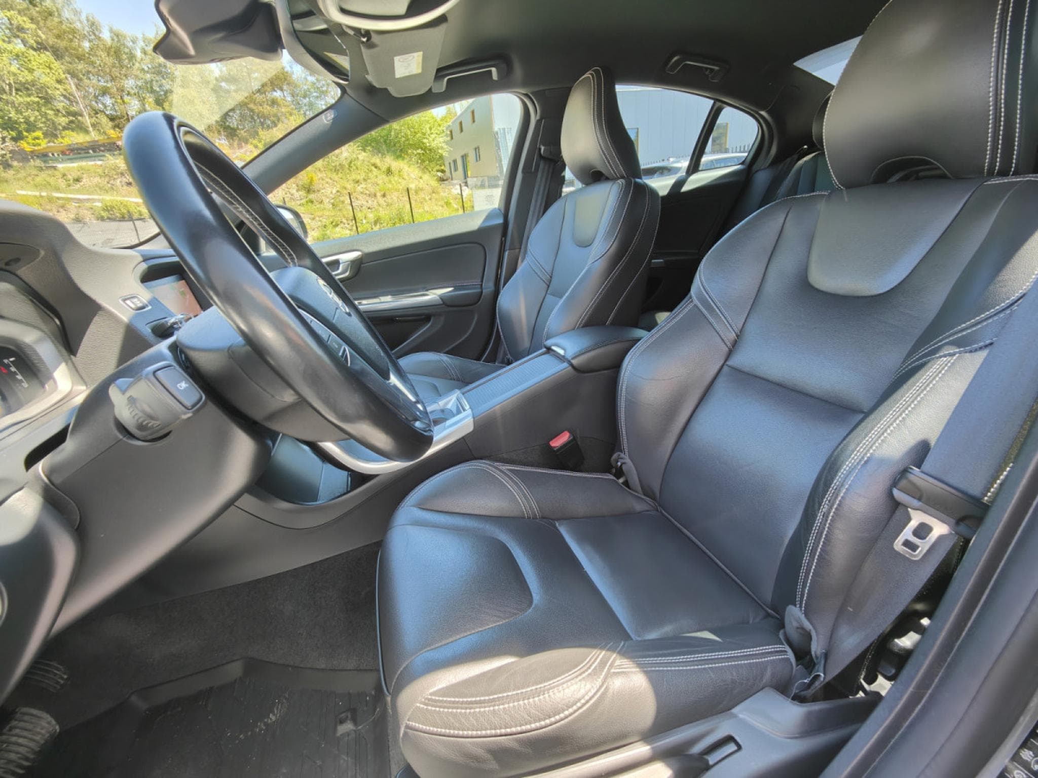 Volvo S60 S60 D2 BOITE AUTO GPS CAMERA SIEGES + VOLANT CHAUFF (2018) - Foto 12