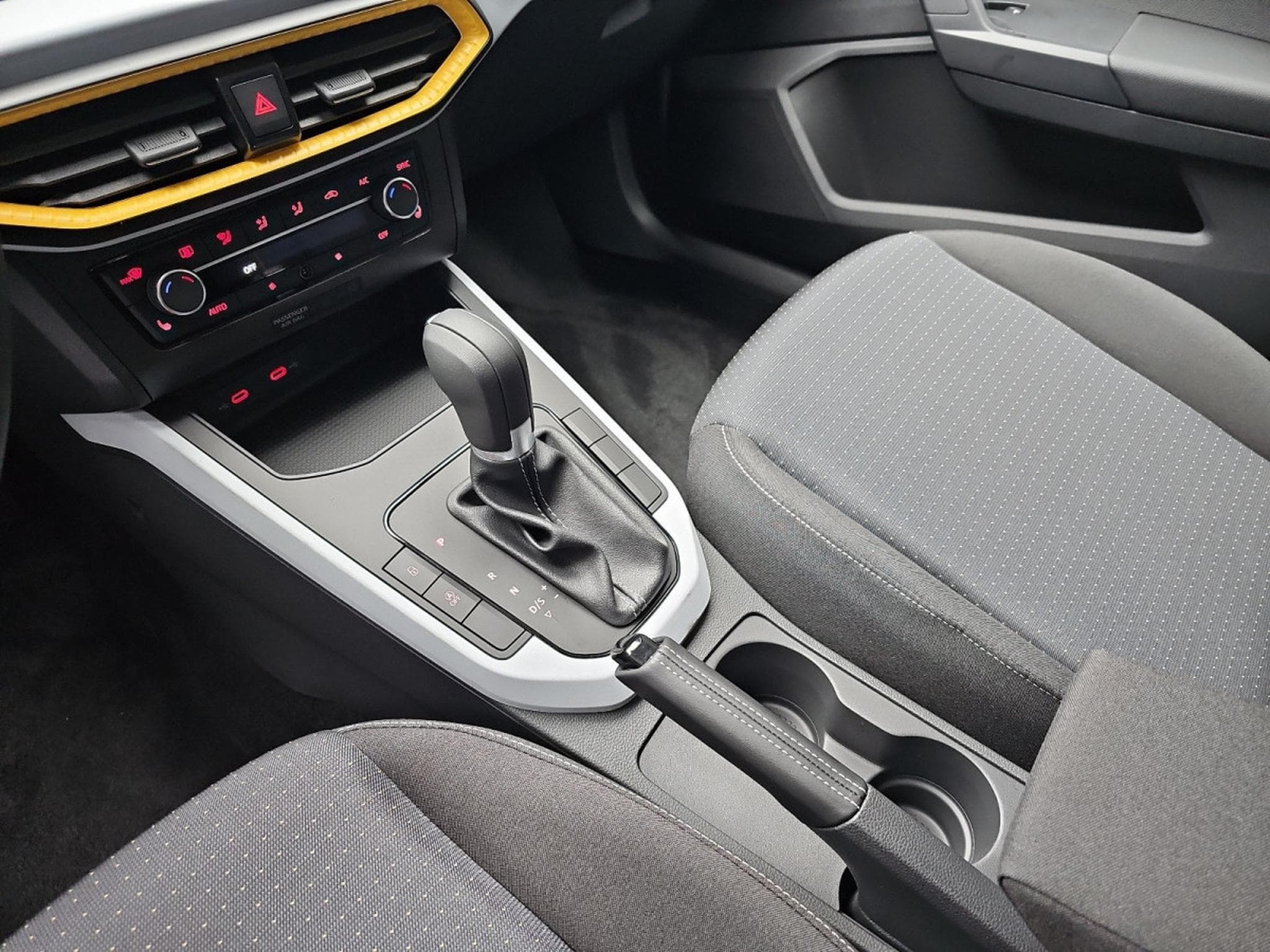 Seat Arona 1.0 TSi 116 DSG Style (2025) - Photo 12