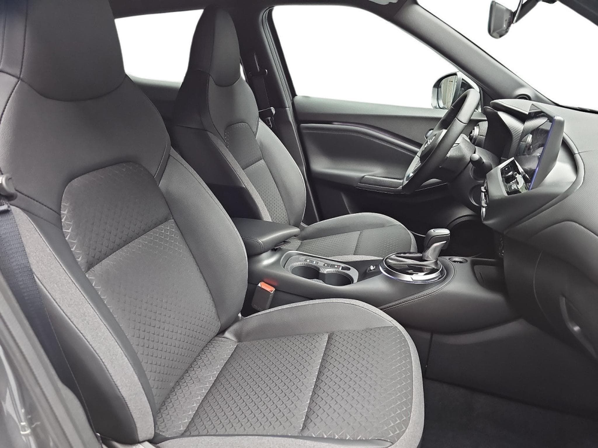 Nissan Juke 1.6 Hybrid 143 Auto N-Connecta (2026) - Photo 14