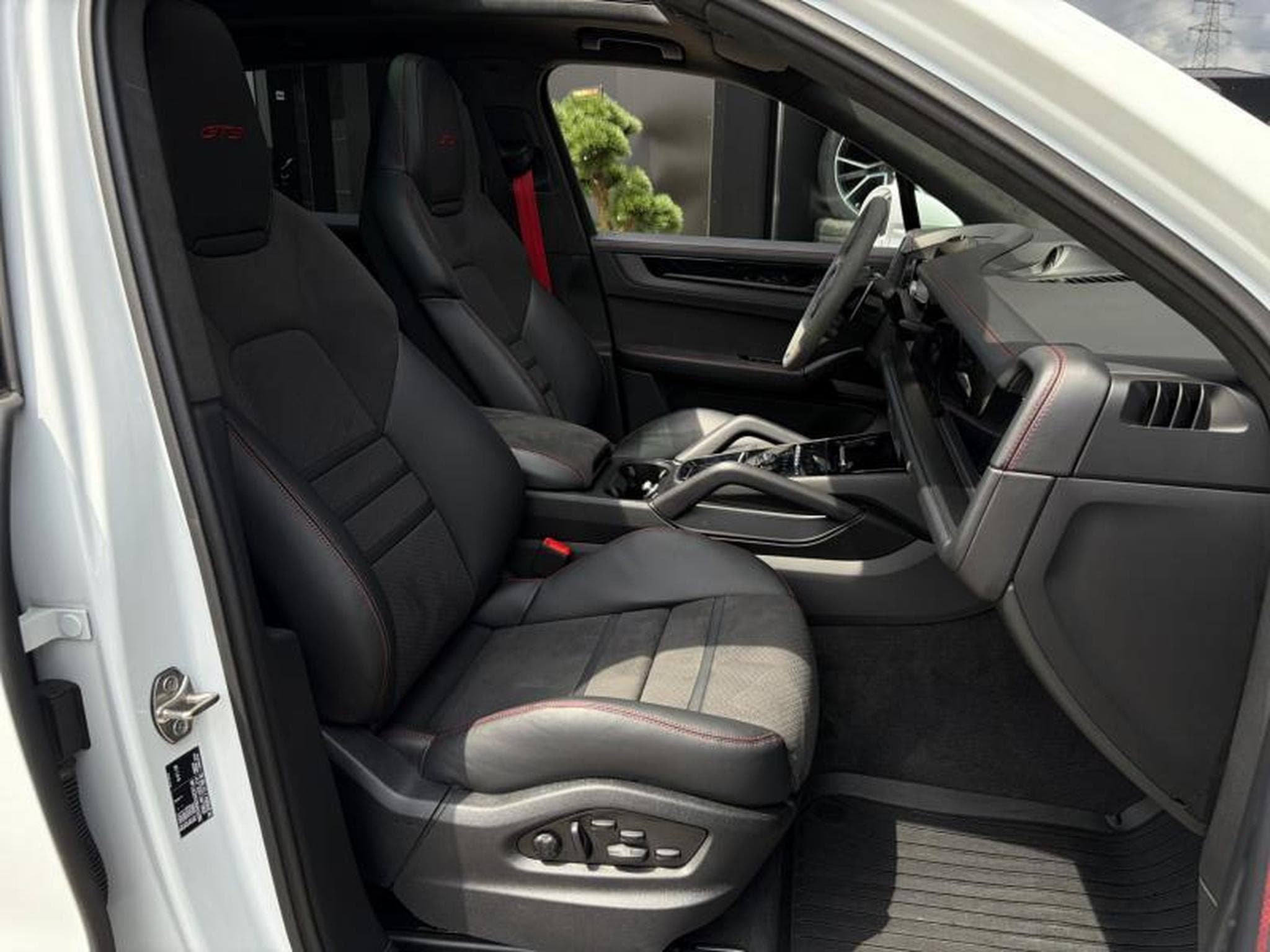 Porsche Cayenne GTS (2025) - Foto 14