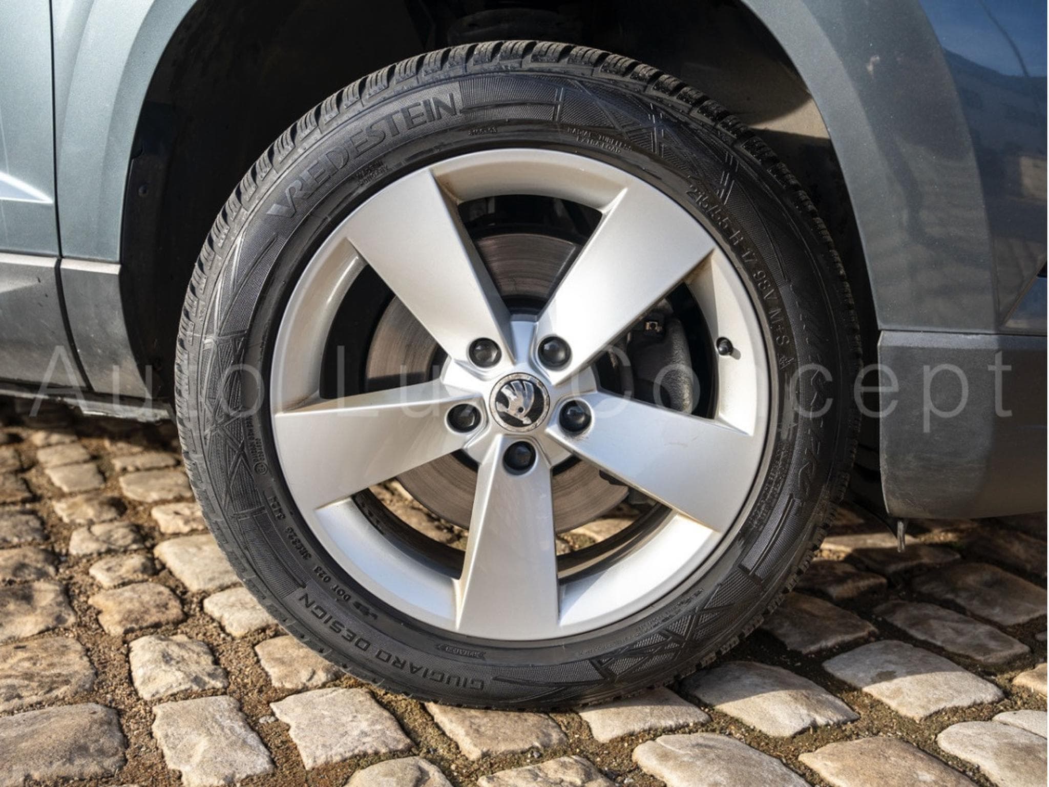 Skoda Karoq 1.5 TSI 150 Style DSG (2018) - Foto 24