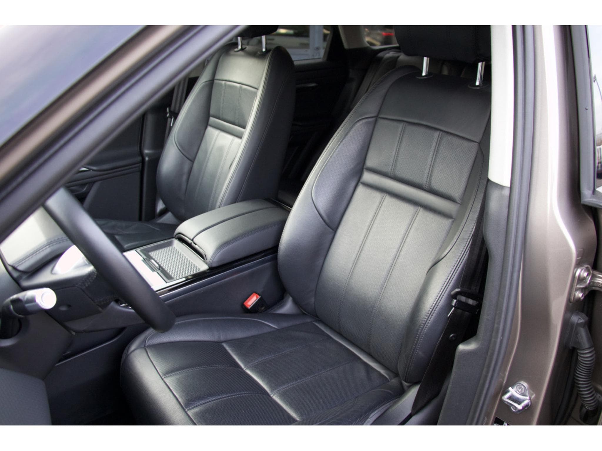 Land-Rover Range Rover Evoque D180 S AWD (2020) - Photo 6