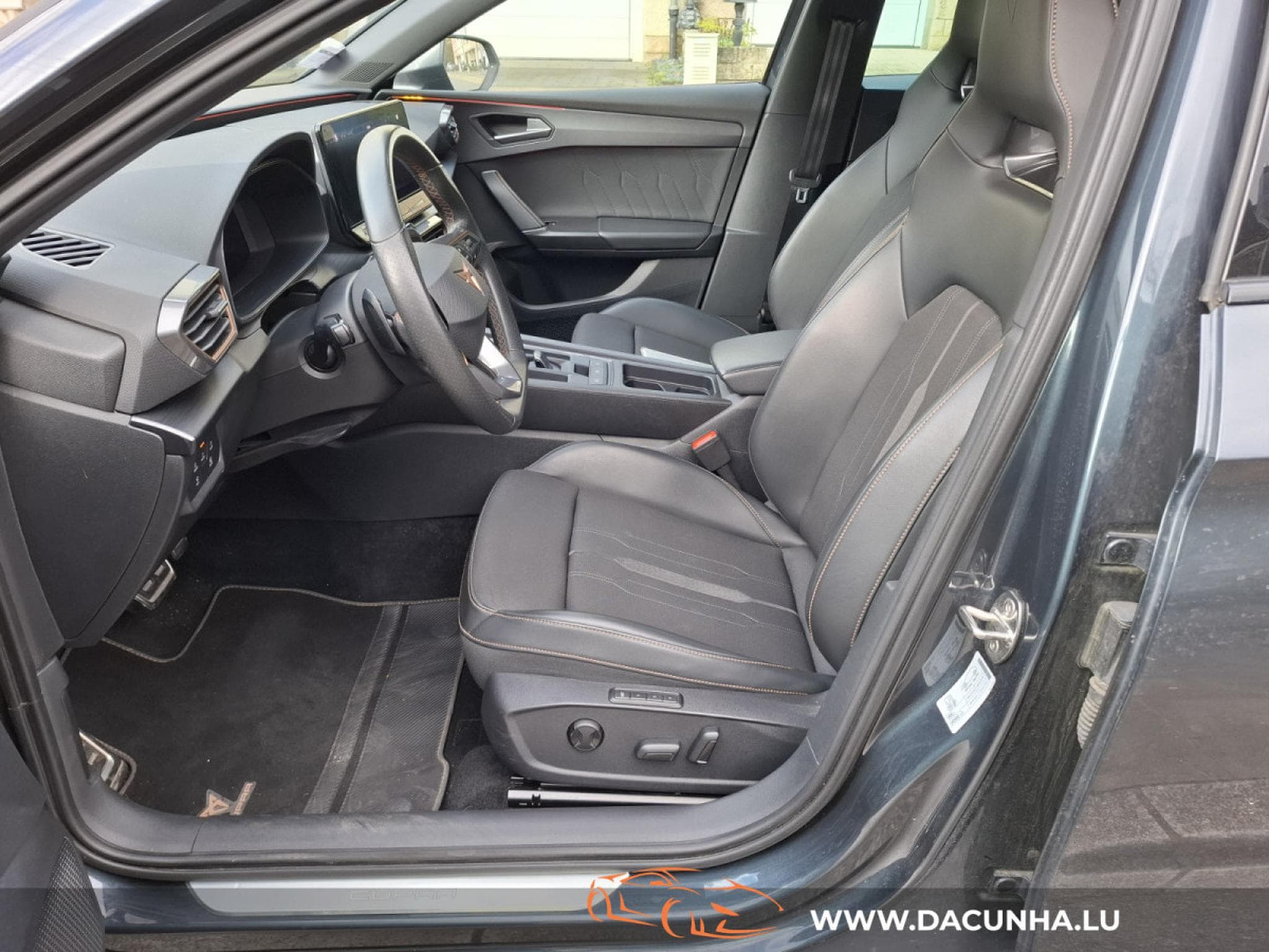 Cupra Leon e-Hybrid 245 DSG, CAMERA, ACC, NAVI, CARPLAY, MirrorLink, DI (2021) - Photo 4