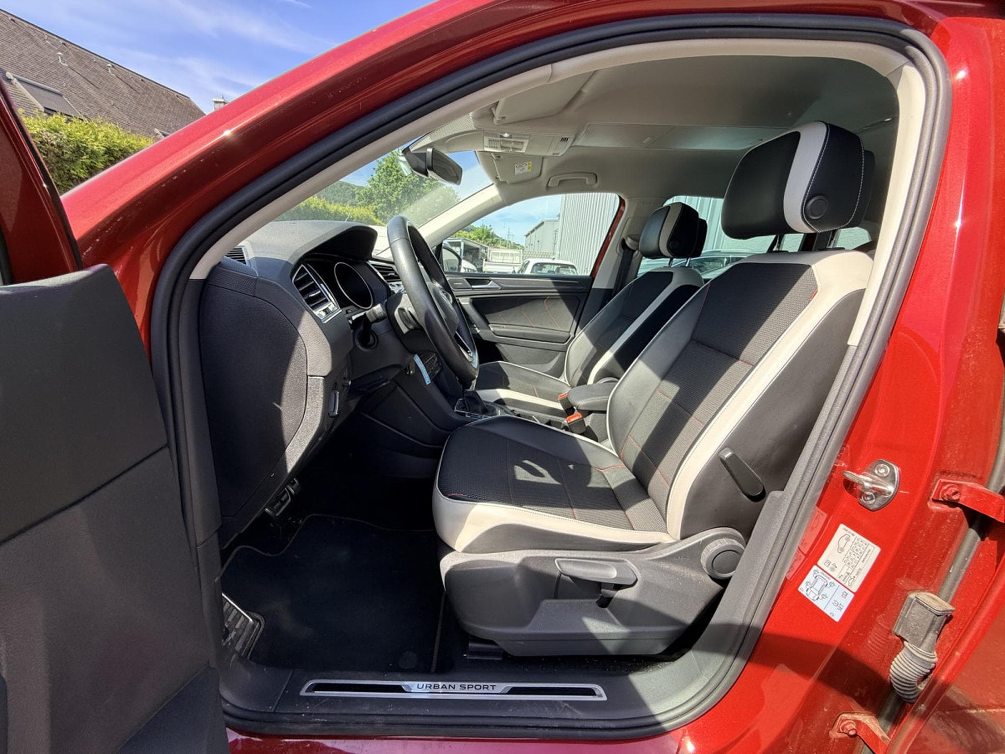 VW Tiguan Urban Sport 2.0 TDI 150cv 4MOTION DSG 7 vitesses (2022) - Photo 4