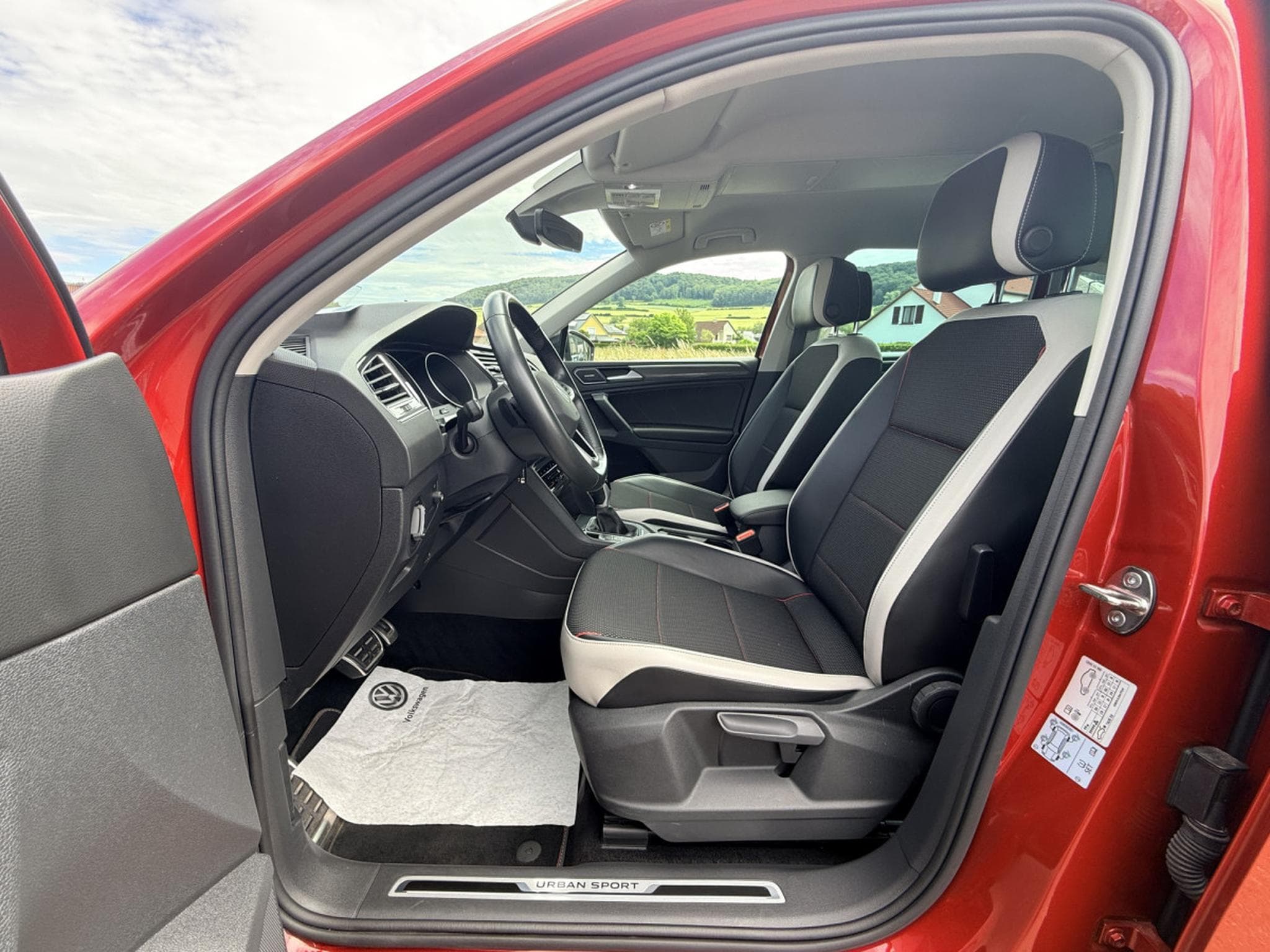 VW Tiguan Urban Sport 2.0 TDI 150cv 4MOTION DSG 7 vitesses (2022) - Photo 5