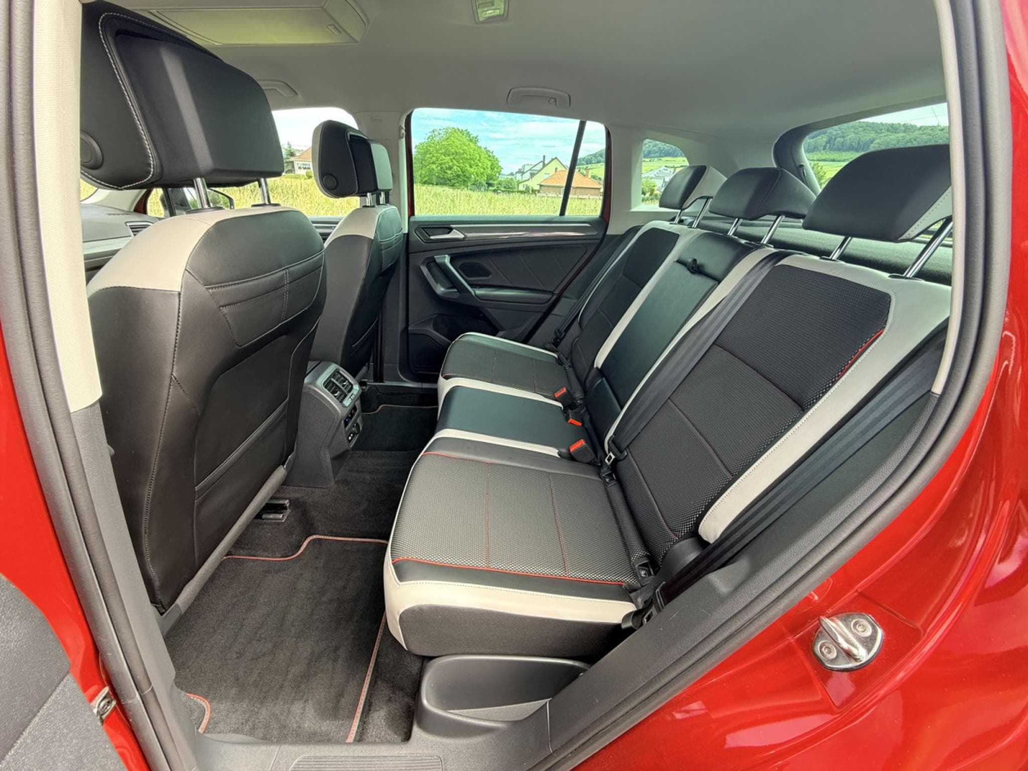 VW Tiguan Urban Sport 2.0 TDI 150cv 4MOTION DSG 7 vitesses (2022) - Photo 6