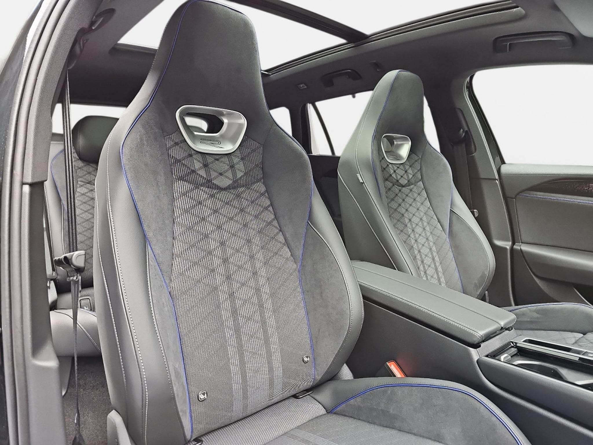 VW Passat 2.0 TDi DSG 150 R-Line (2025) - Photo 14