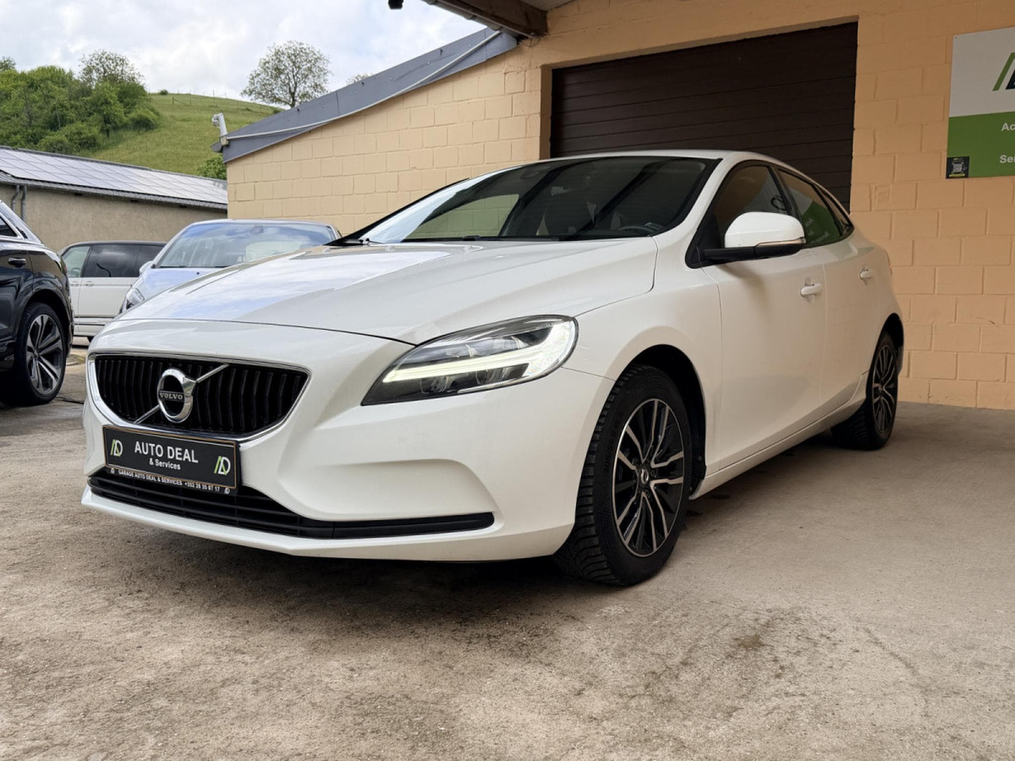 Volvo V40 D2 (2019) - Photo 3