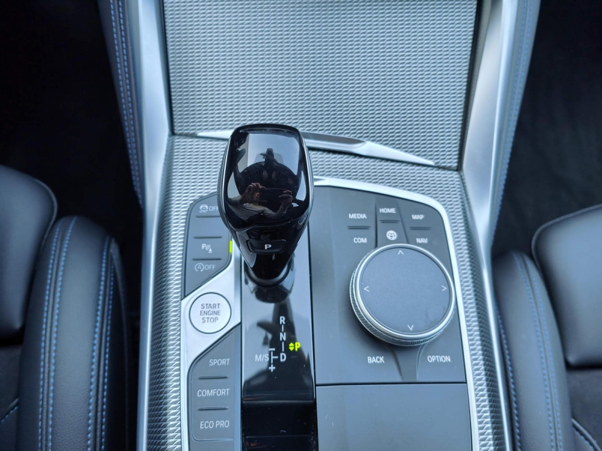 BMW 420 420I PACK M GPS CAMERA CARPLAY SIEGES ELECS MEMOIRE (2023) - Foto 23