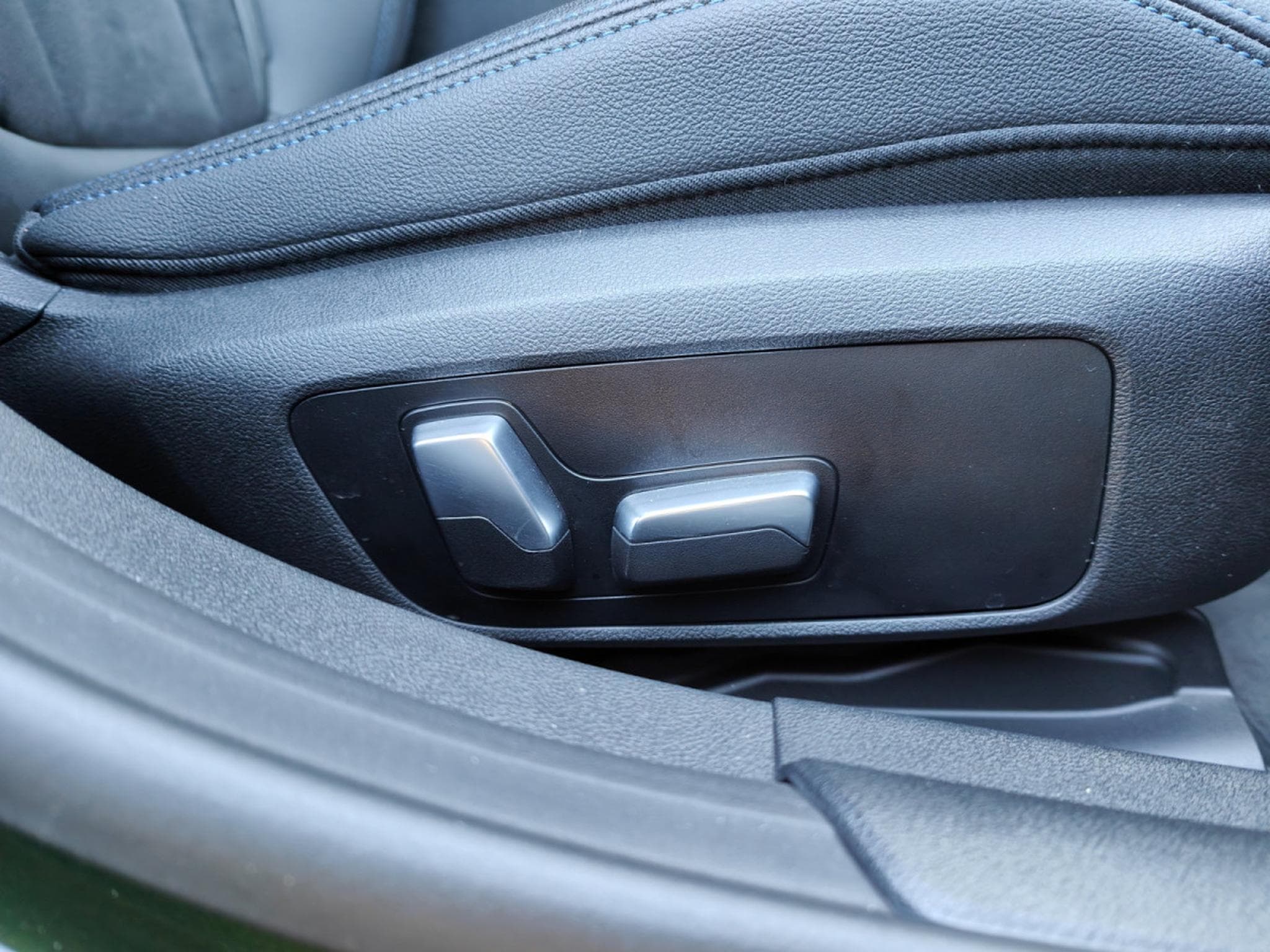 BMW 420 420I PACK M GPS CAMERA CARPLAY SIEGES ELECS MEMOIRE (2023) - Foto 27
