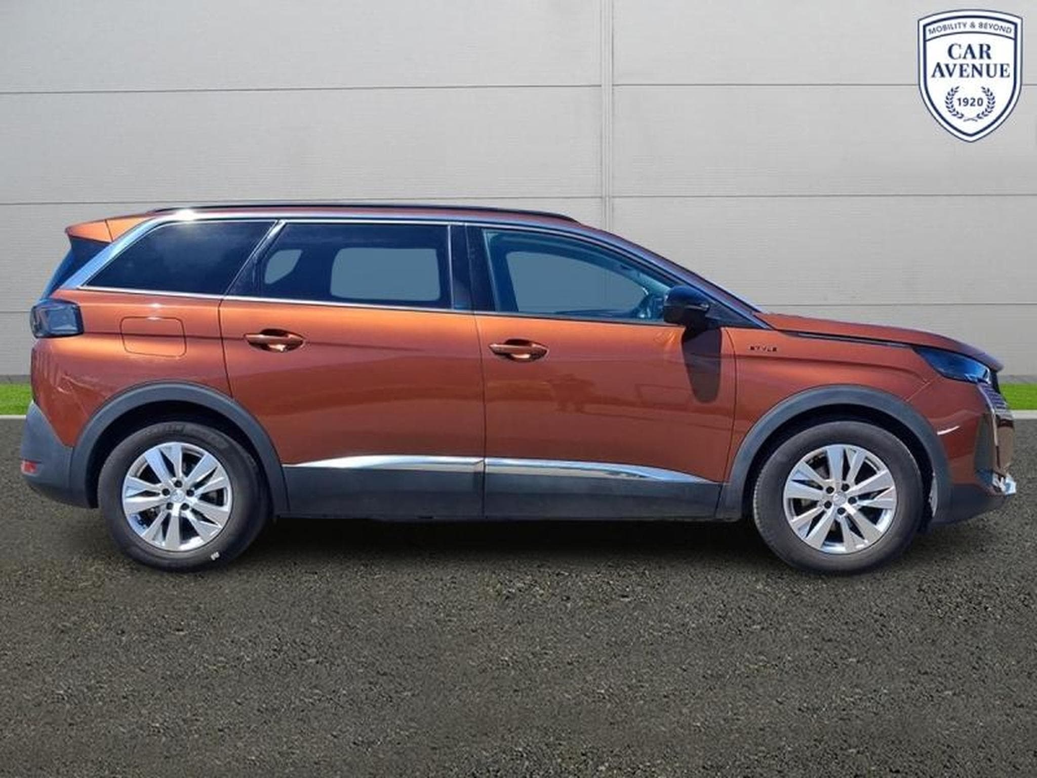PEUGEOT 5008 1.5 BlueHDi 130ch S&S Style (2022) - Foto 5