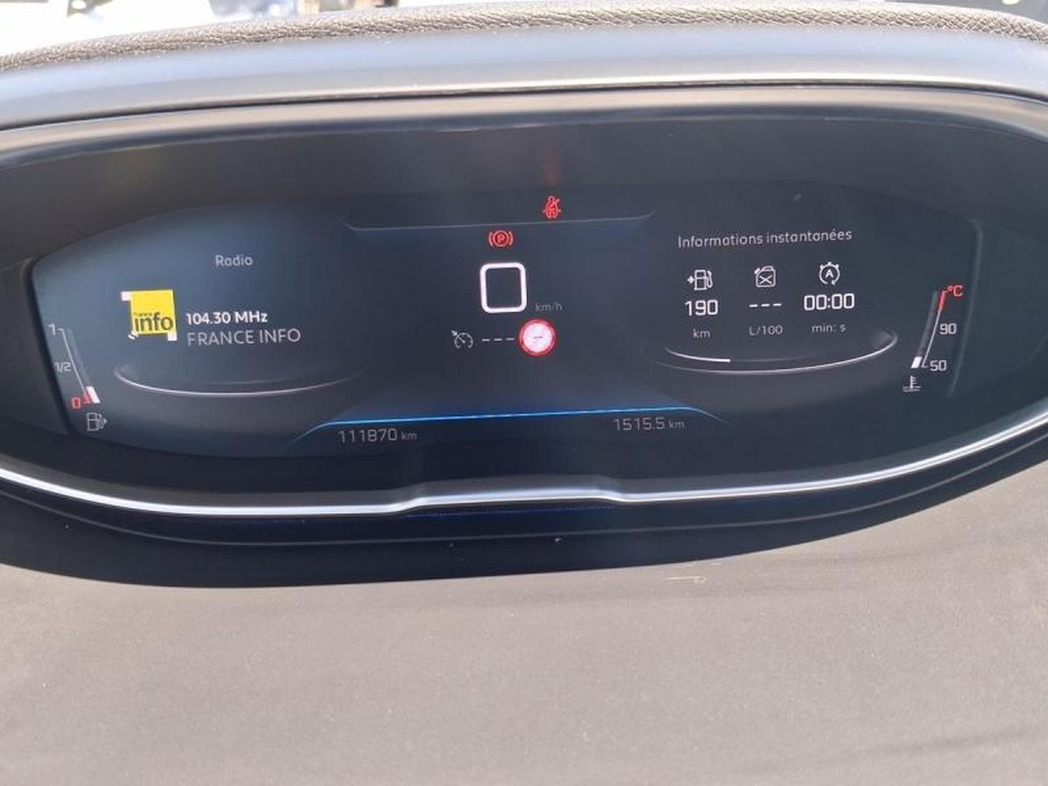 PEUGEOT 5008 1.5 BlueHDi 130ch S&S Style (2022) - Foto 6