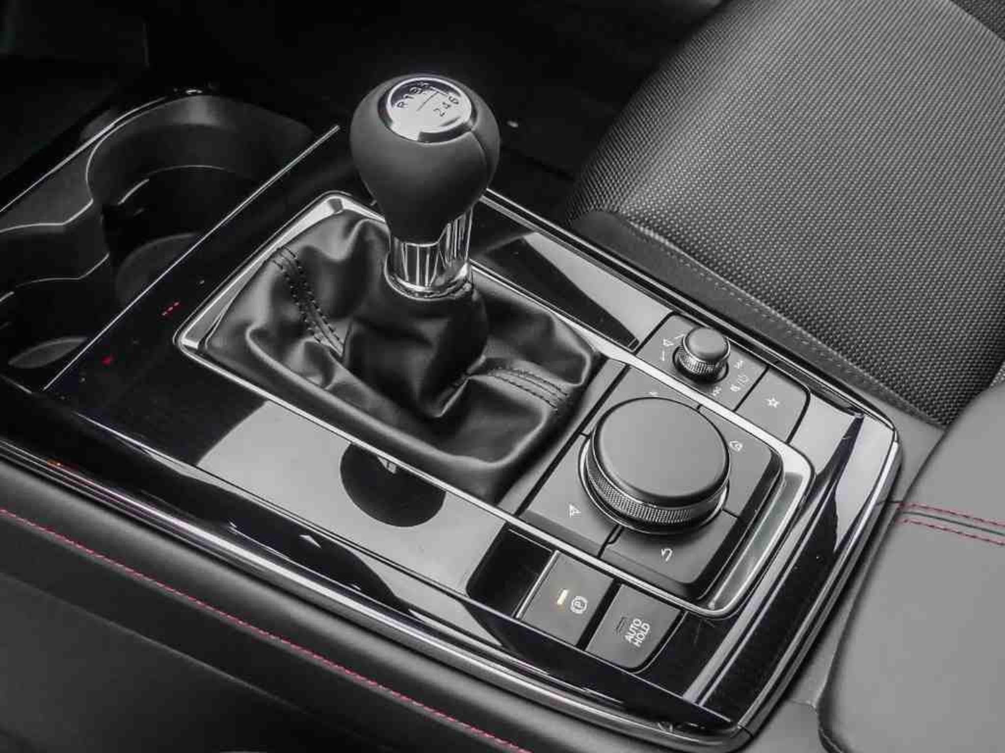 Mazda CX-30 2.5 E-Skyactiv G 140 Homura (2025) - Photo 12