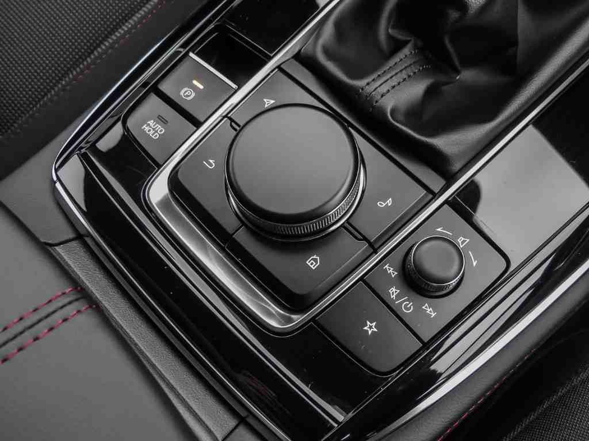 Mazda CX-30 2.5 E-Skyactiv G 140 Homura (2025) - Photo 13