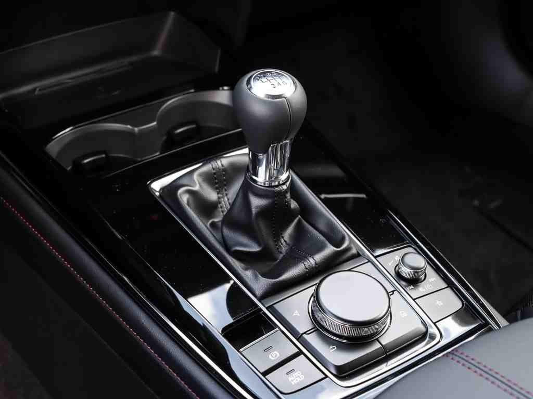 Mazda CX-30 2.5 E-Skyactiv G 140 Homura (2025) - Photo 10