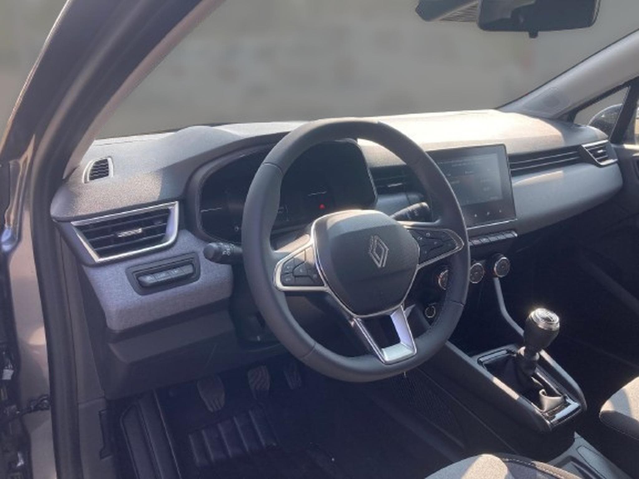 Renault Clio 1.0 TCe 90 Evolution (2025) - Photo 9