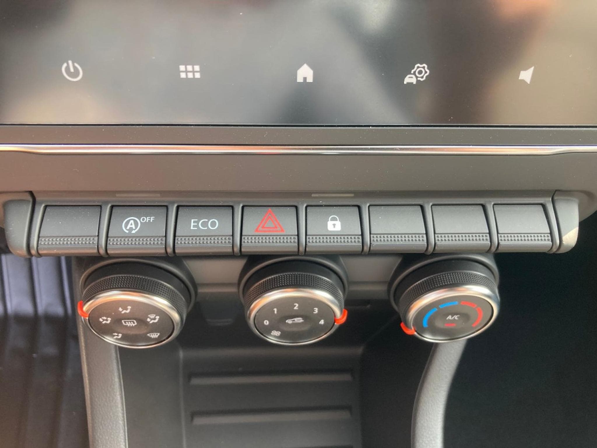Renault Clio 1.0 TCe 90 Evolution (2025) - Photo 14